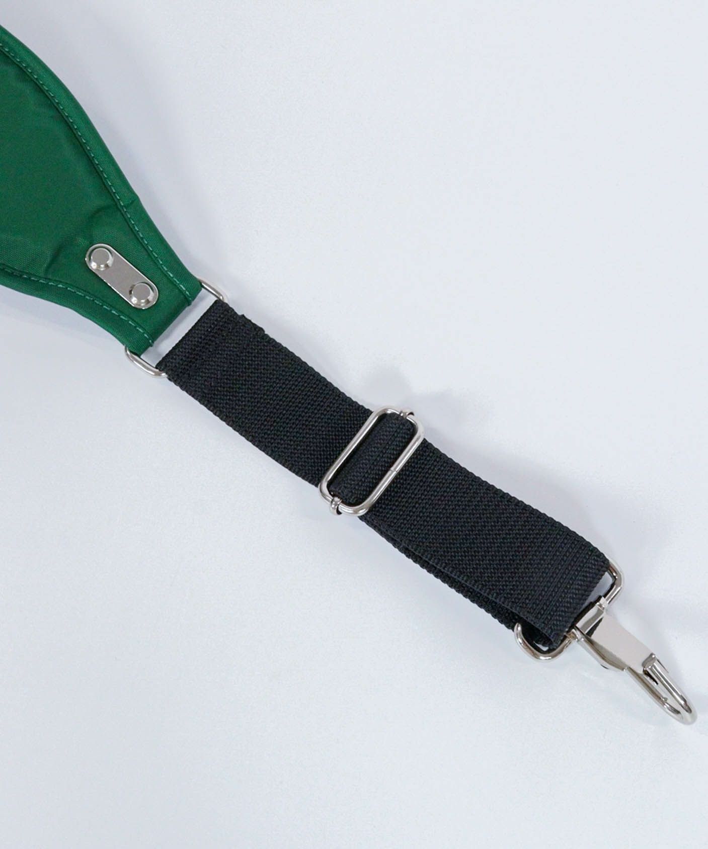 ショルダーストラップ(ベージュ)金具部分