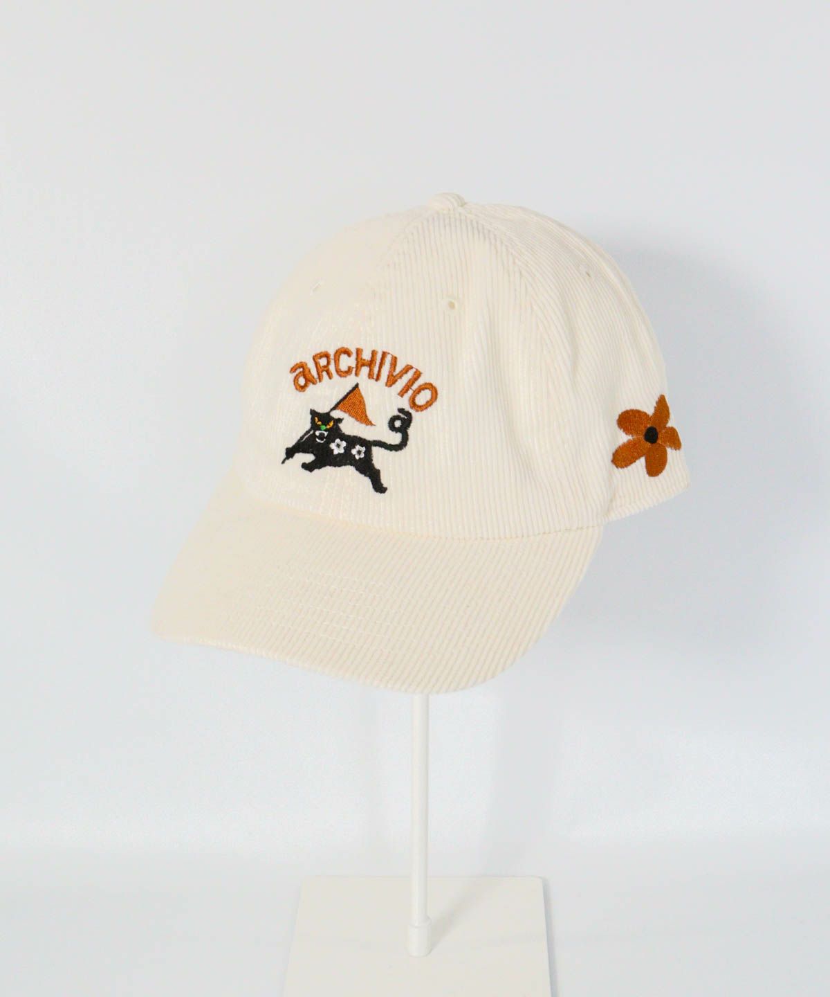 コーデュロイ刺繍キャップ（ホワイト）