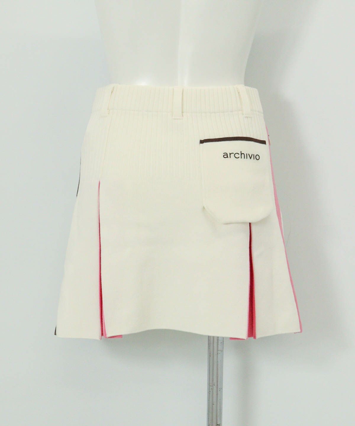 カラーライン配色ニットスカート(ホワイト)後ろ