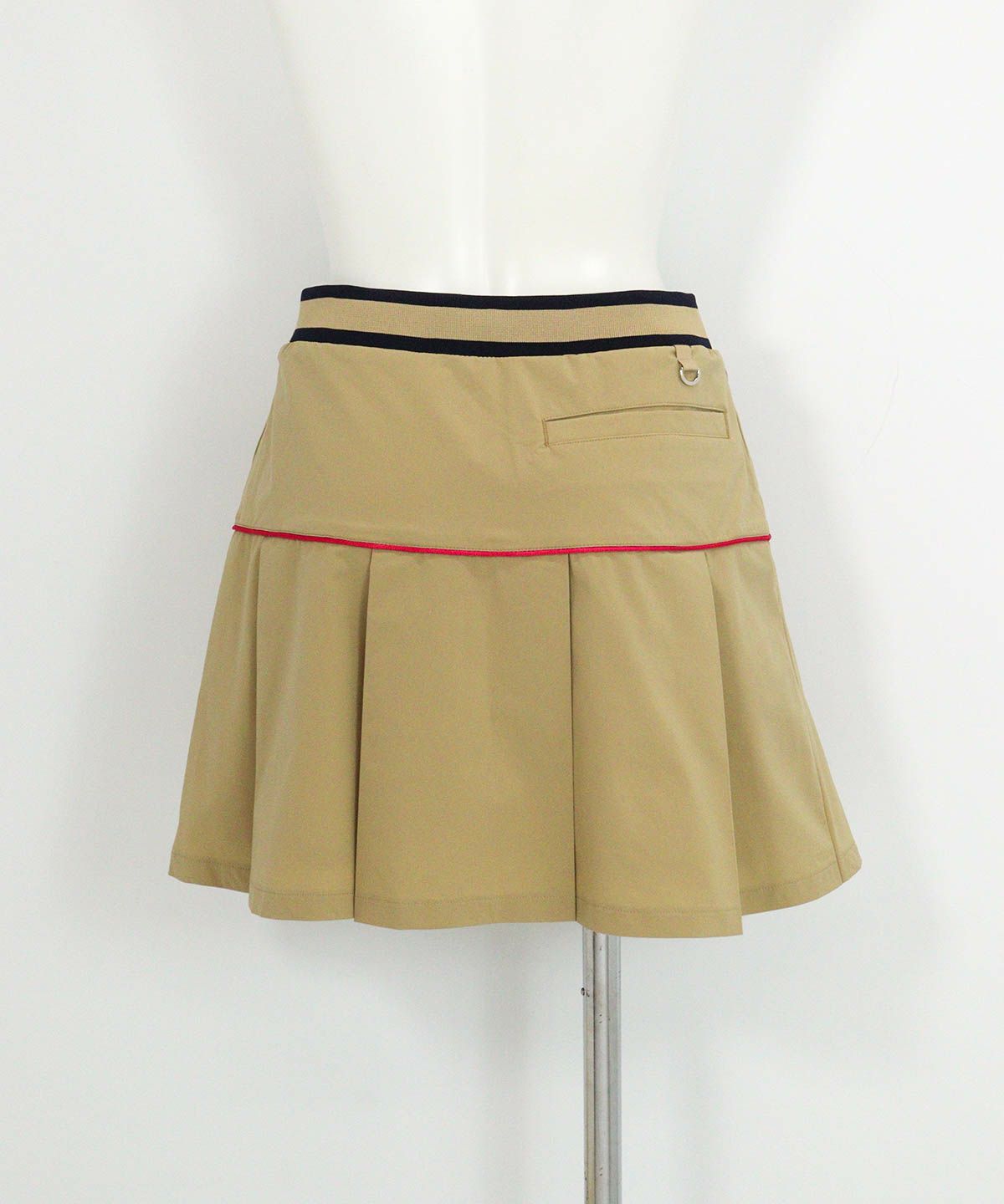 プリーツ切替撥水スカート(ベージュ)後ろ