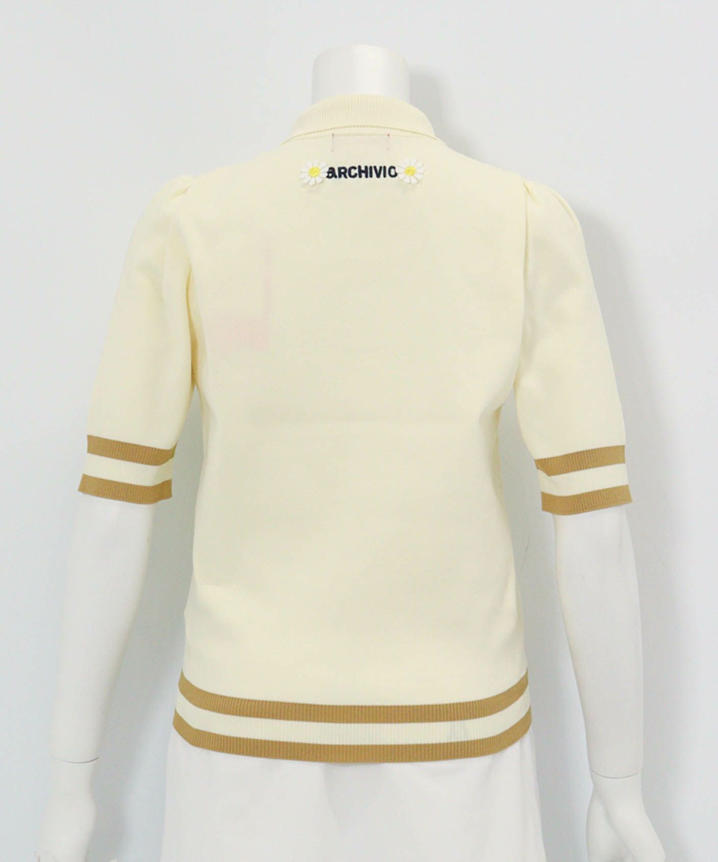 マーガレットニットポロシャツ(アイボリー)後ろ