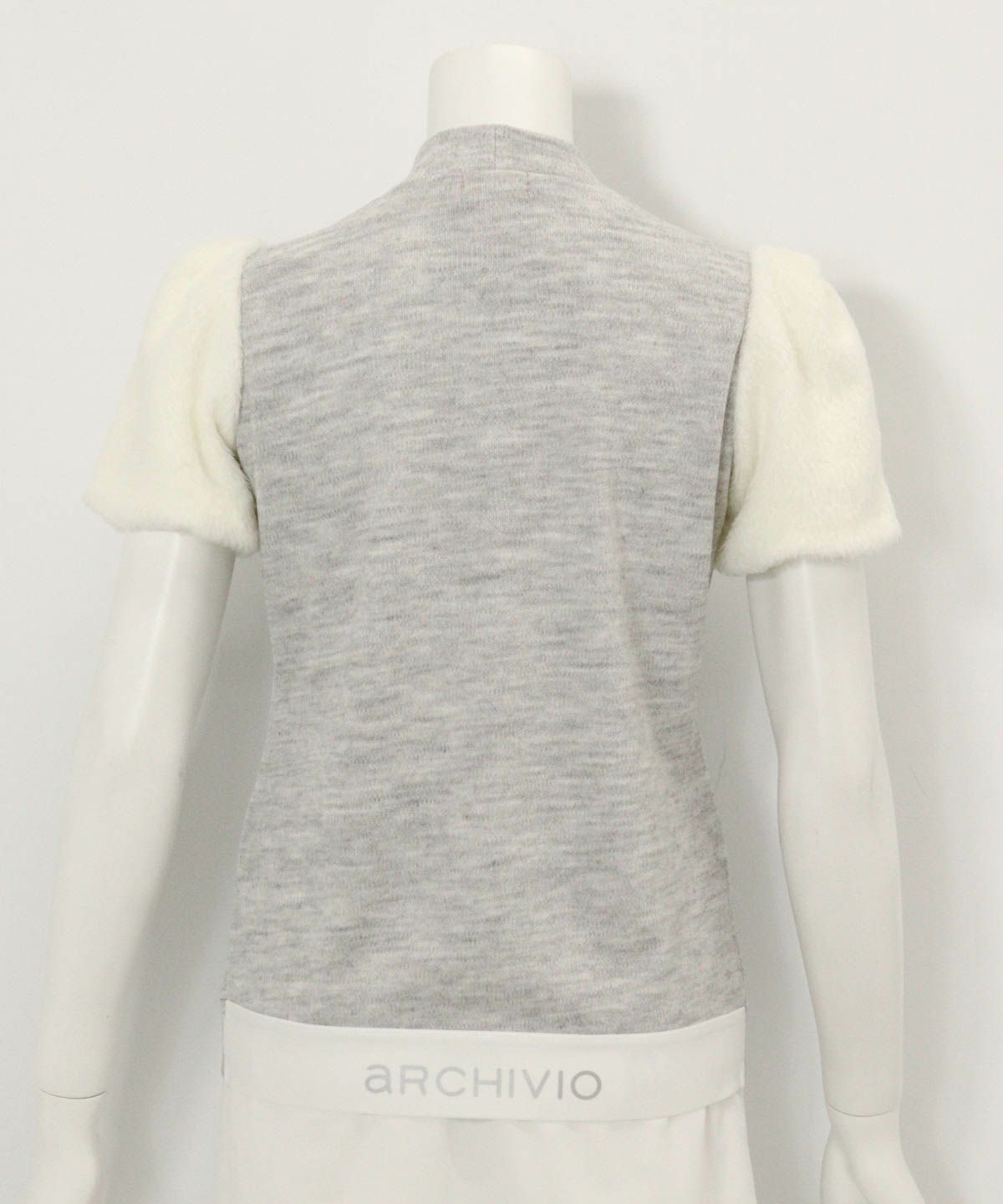 袖ファー切替プルオーバー(ライトグレー)後ろ