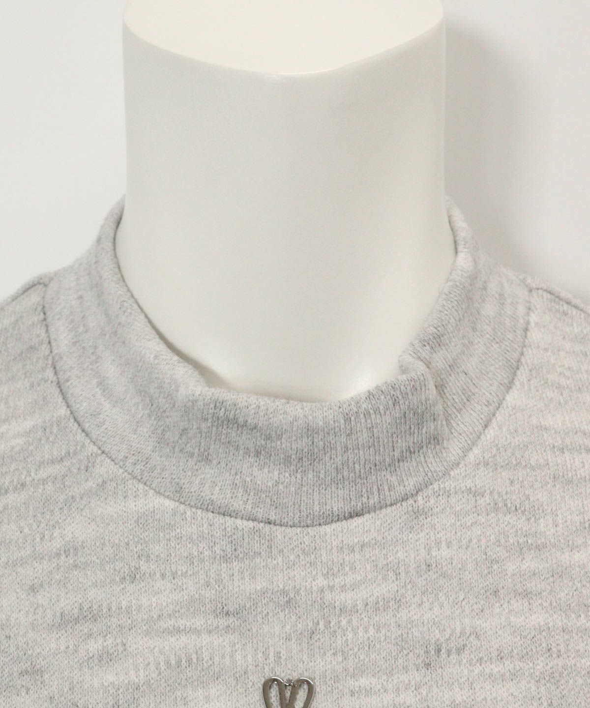 首元(ライトグレー)