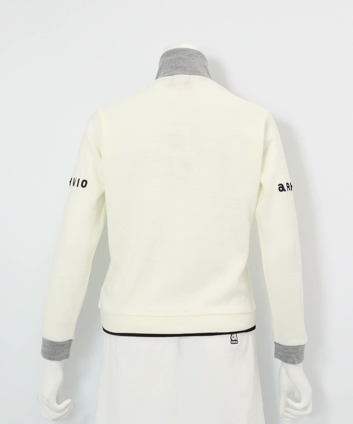 フロントラインニットソー(ホワイト×グレー)後ろ