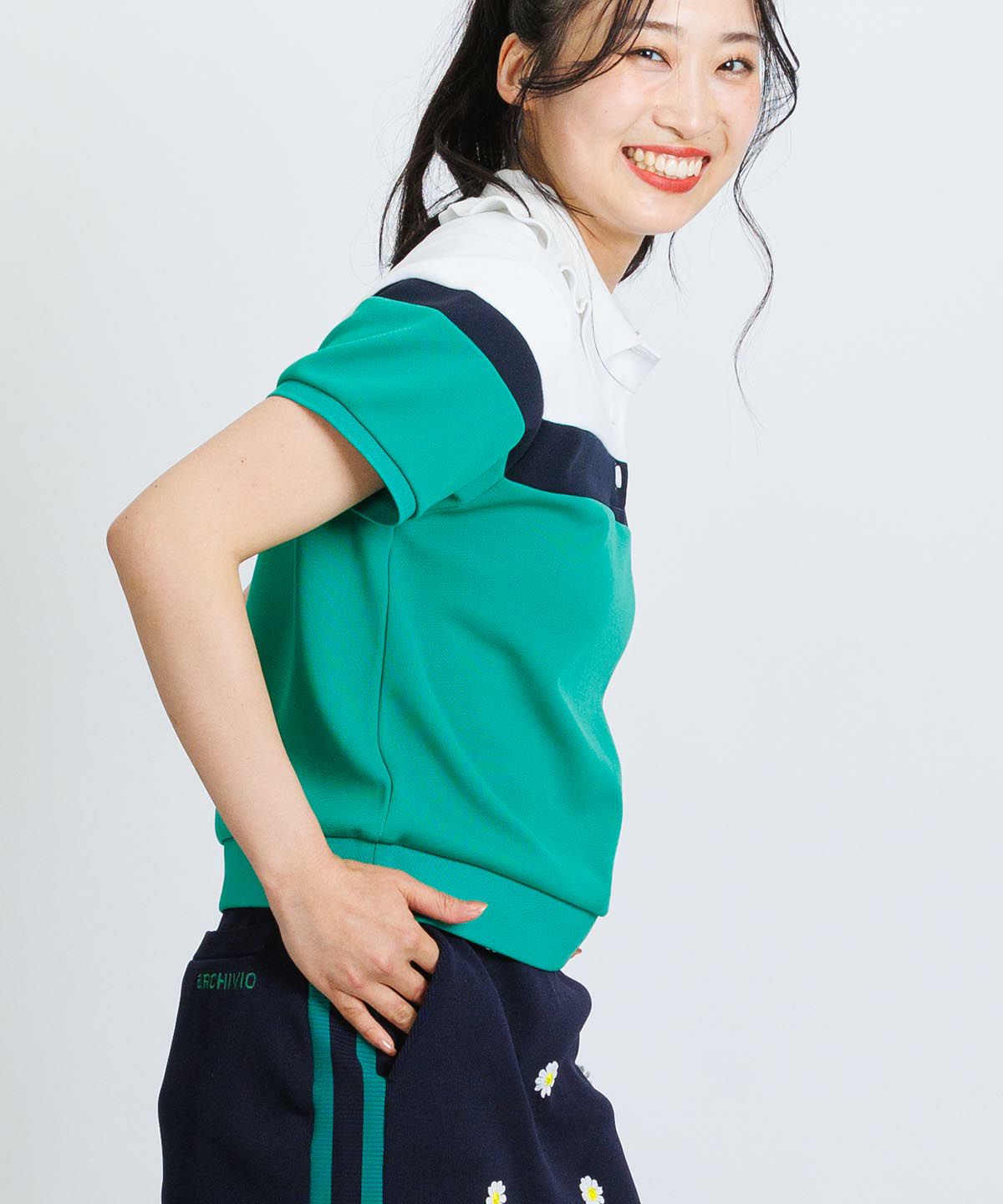 モデル着用画像(ホワイト×グリーン)