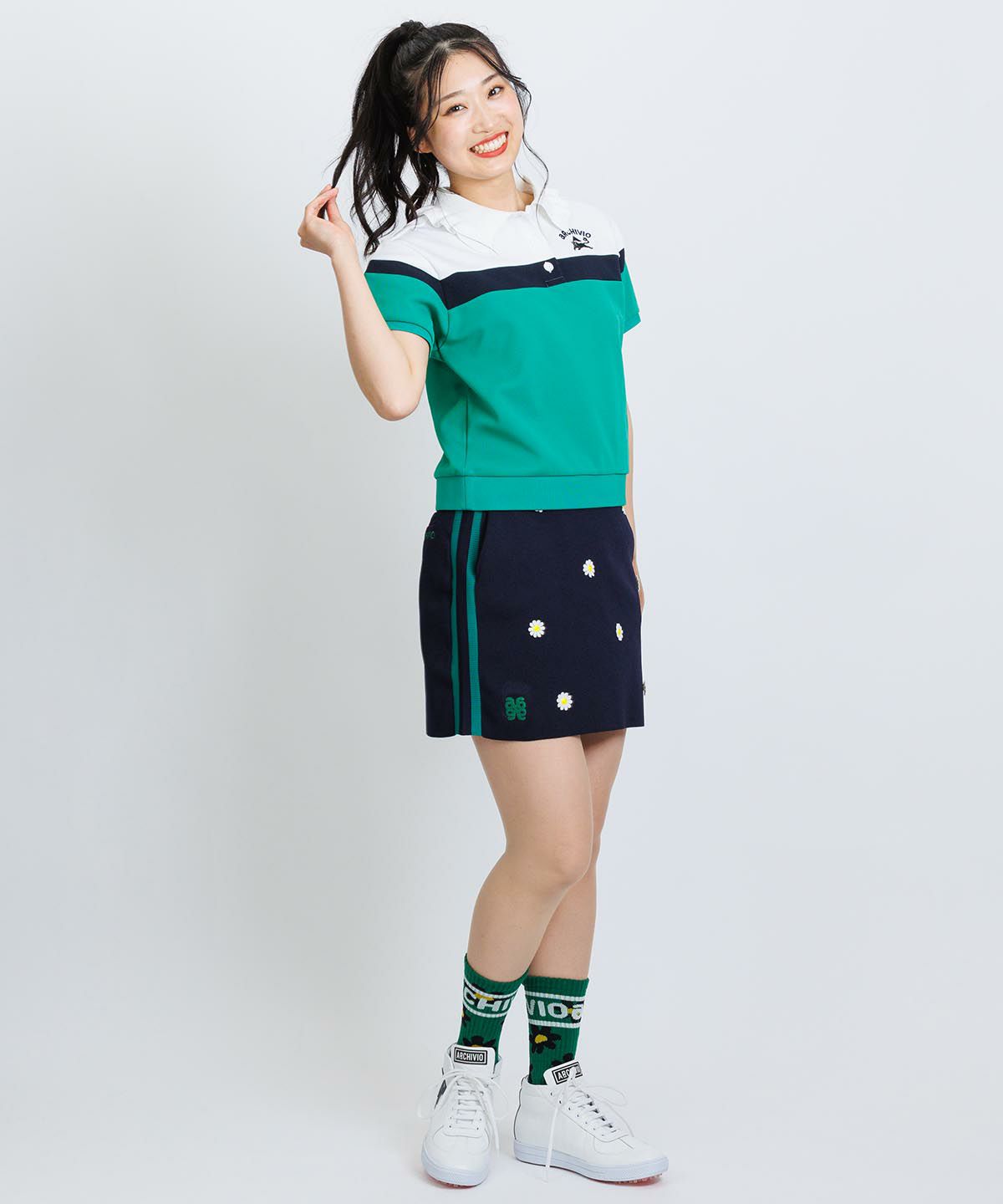モデル着用画像(ホワイト×グリーン)