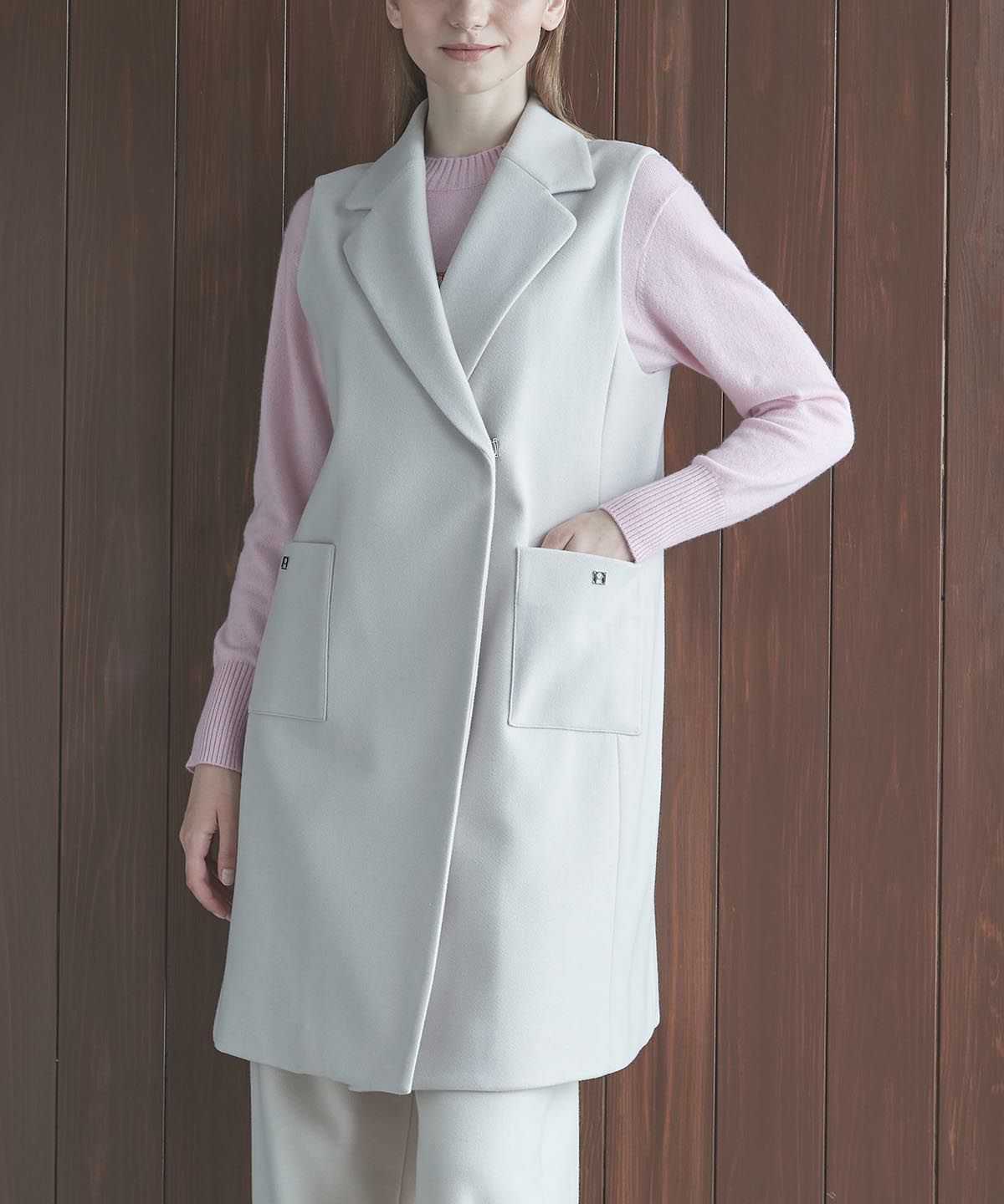 モデル着用カタログ画像（ベージュ）