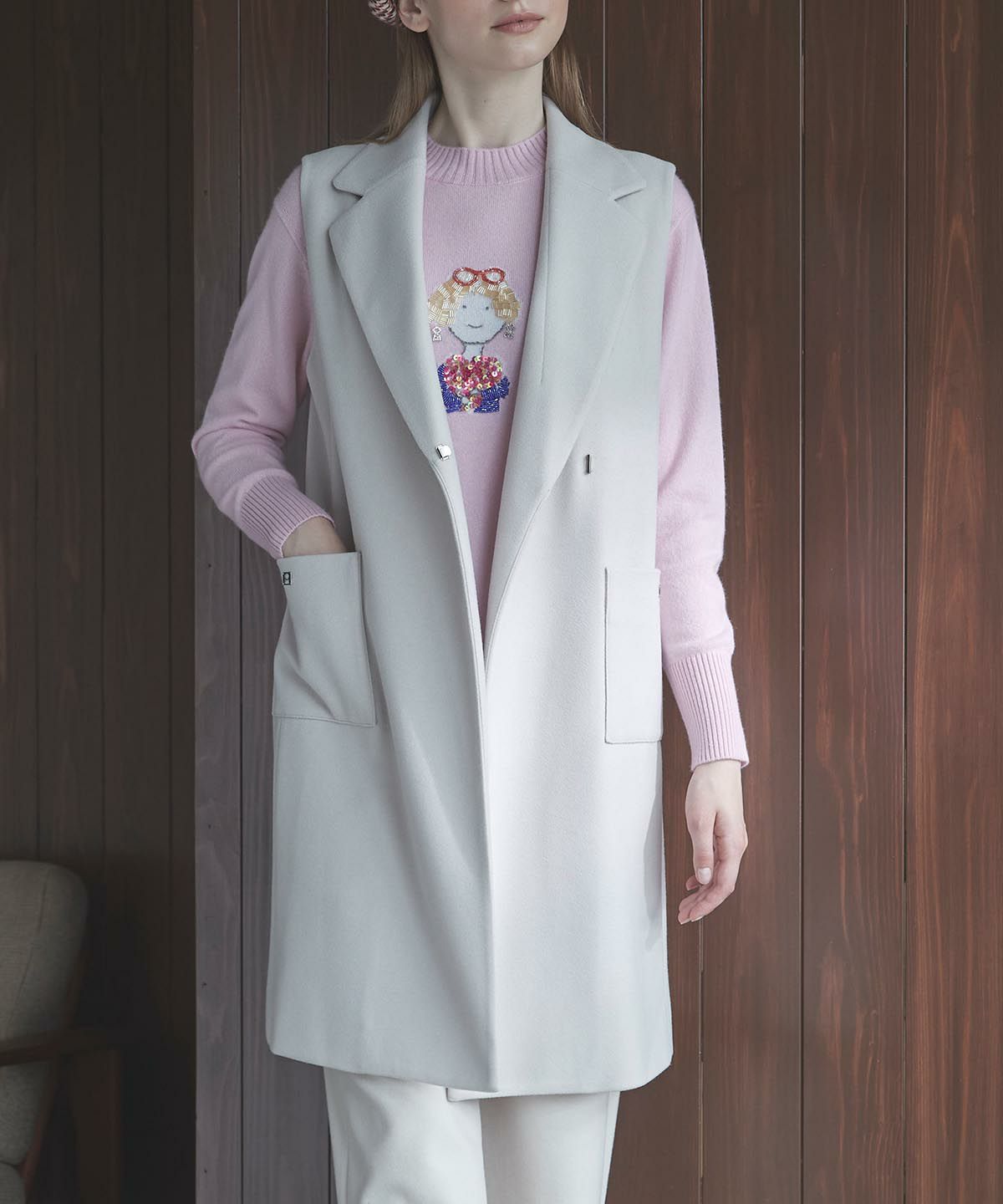 モデル着用カタログ画像（ベージュ）