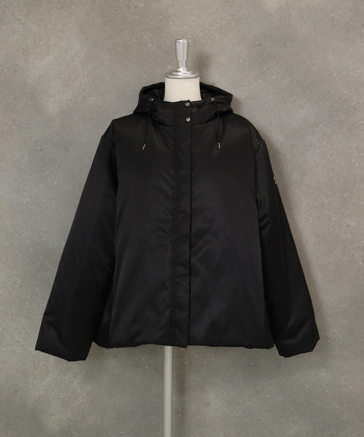 フード付き撥水中綿ジャケット（ブラック）