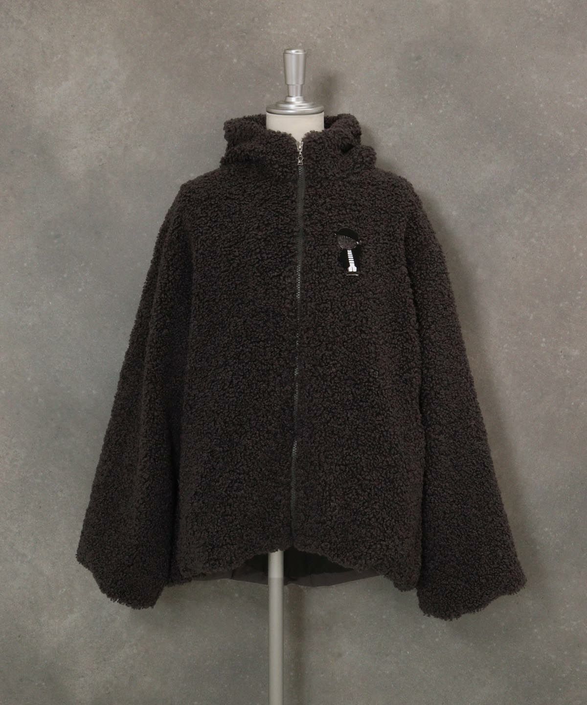 ブローチ付きボアジャケット（グレー）