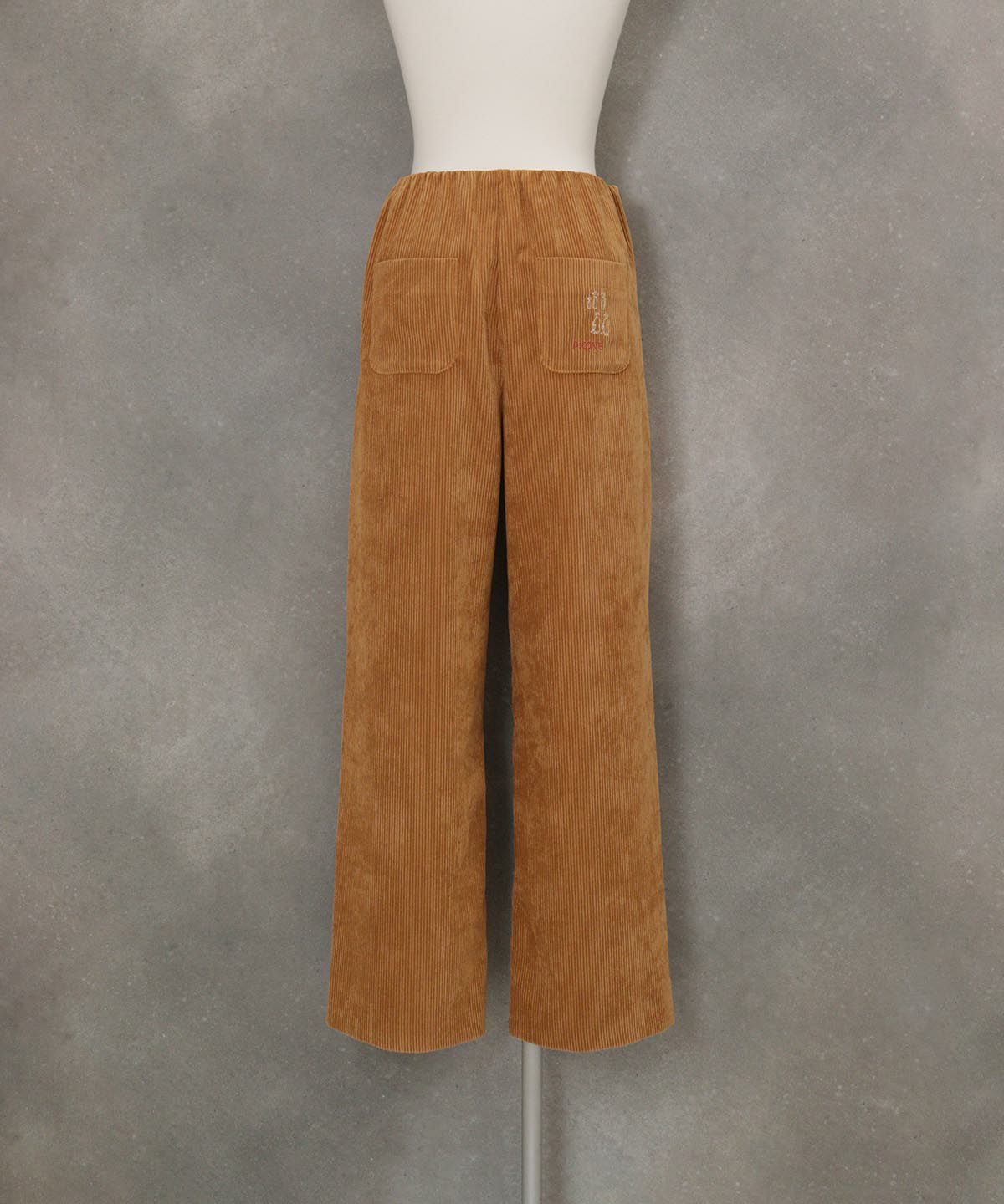 コーデュロイ刺繍ワイドパンツ後ろ（キャメル）
