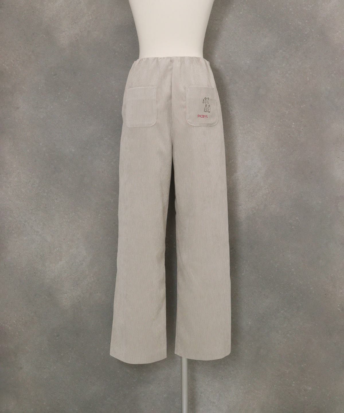 コーデュロイ刺繍ワイドパンツ後ろ（ベージュ）