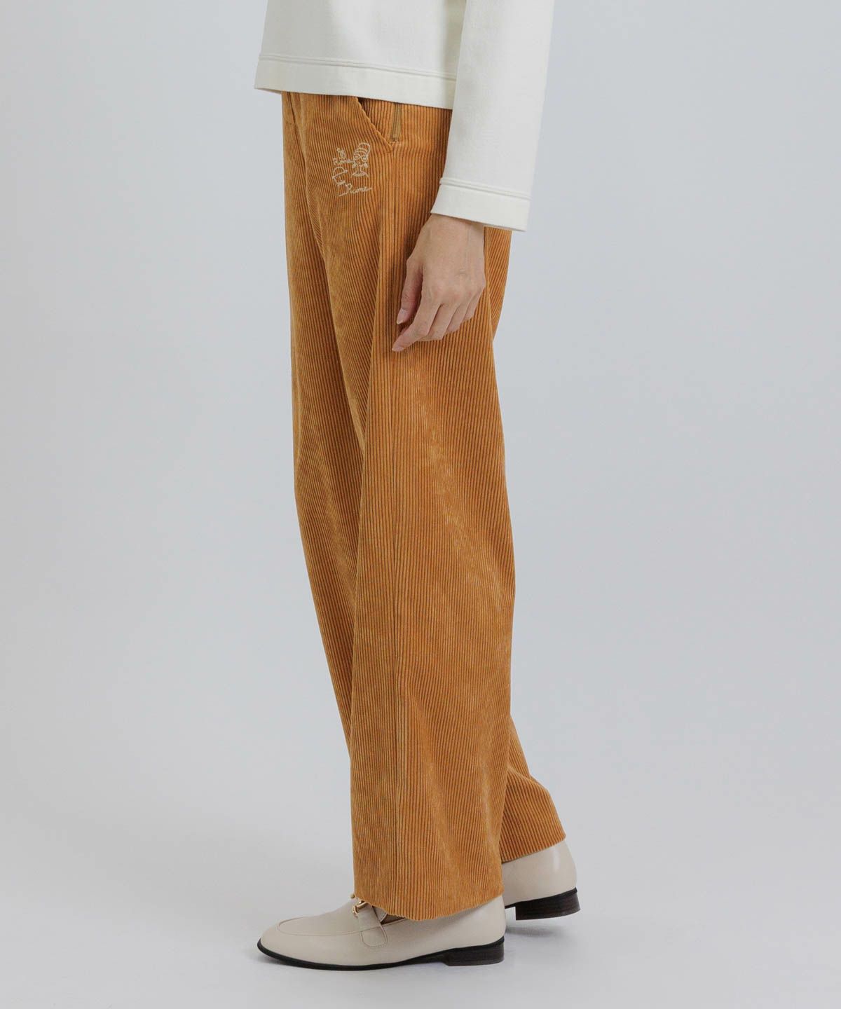 モデル着用画像（キャメル）