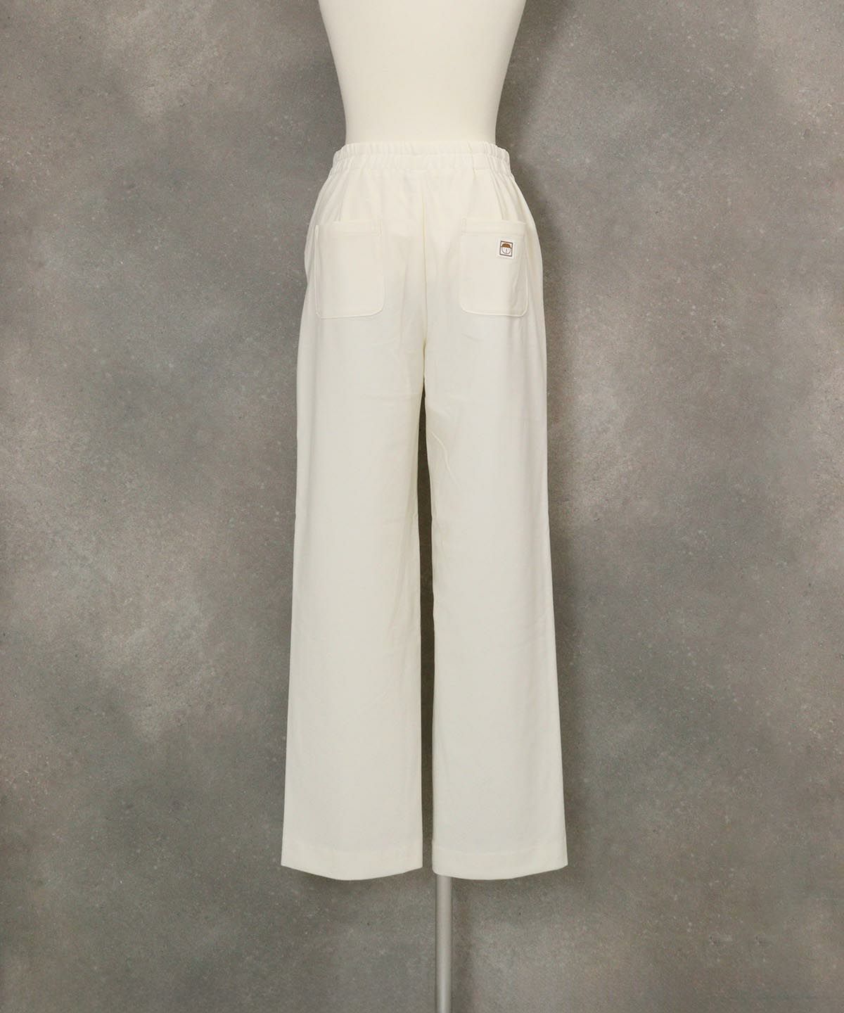 ピコボタン裏起毛発熱パンツ後ろ（ホワイト）