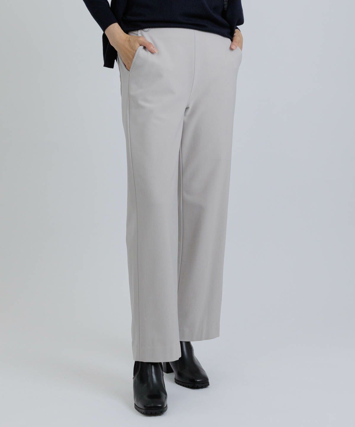 モデル着用画像（ライトグレー）