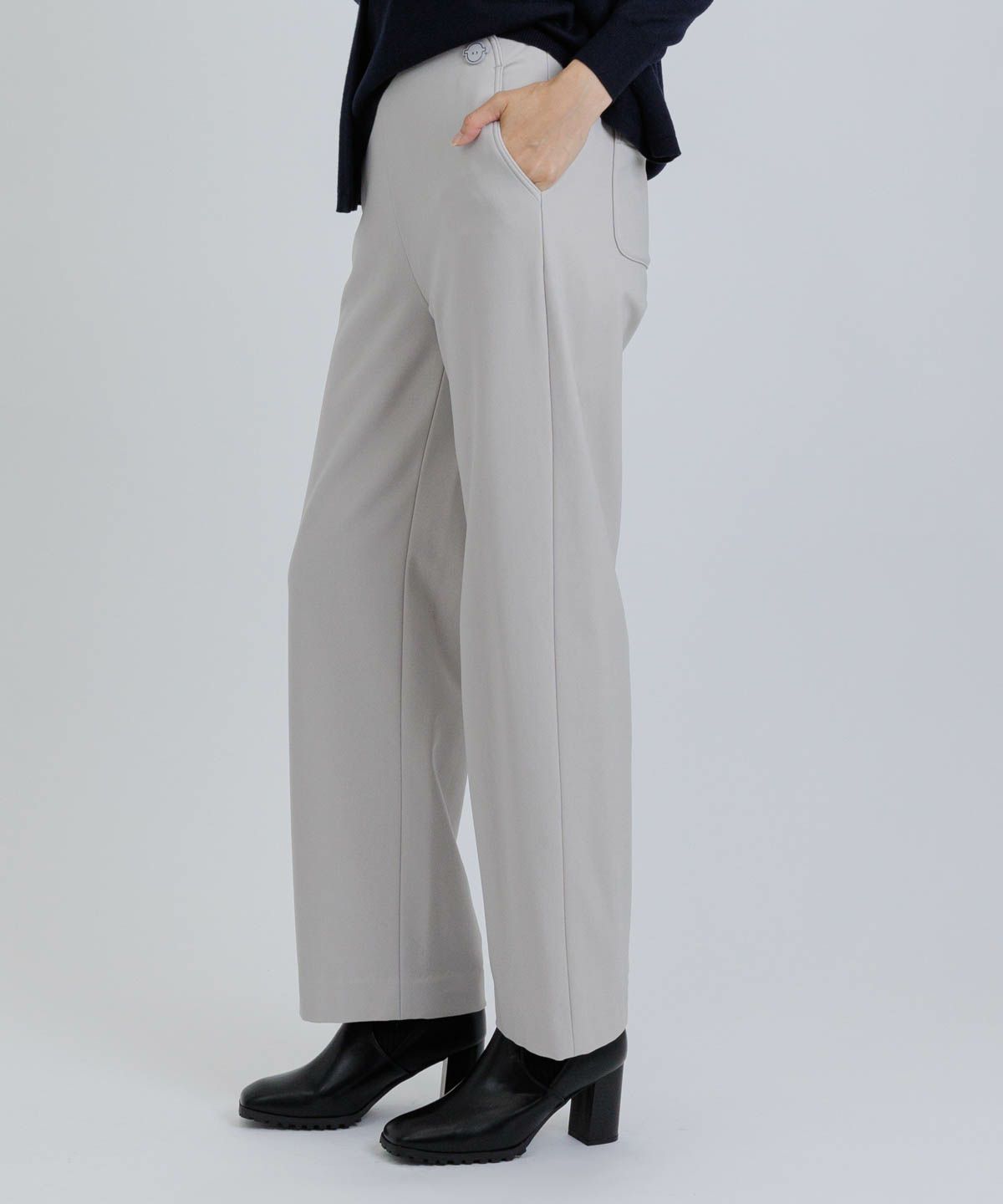 モデル着用画像（ライトグレー）