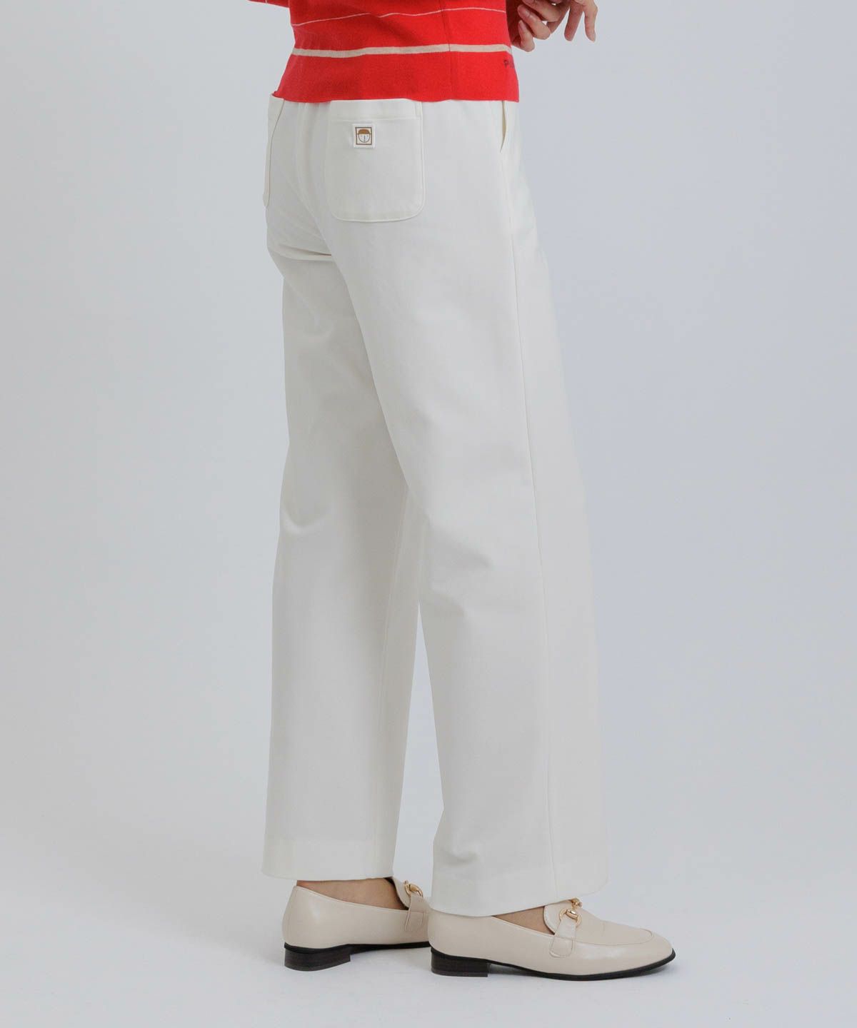 モデル着用画像（ホワイト）