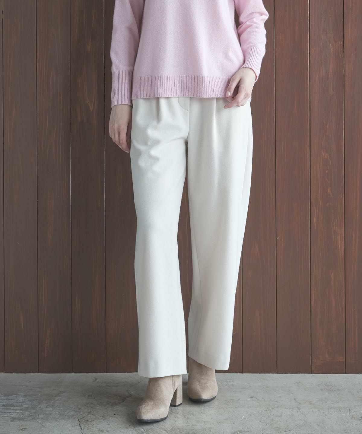 モデル着用画像（ベージュ）