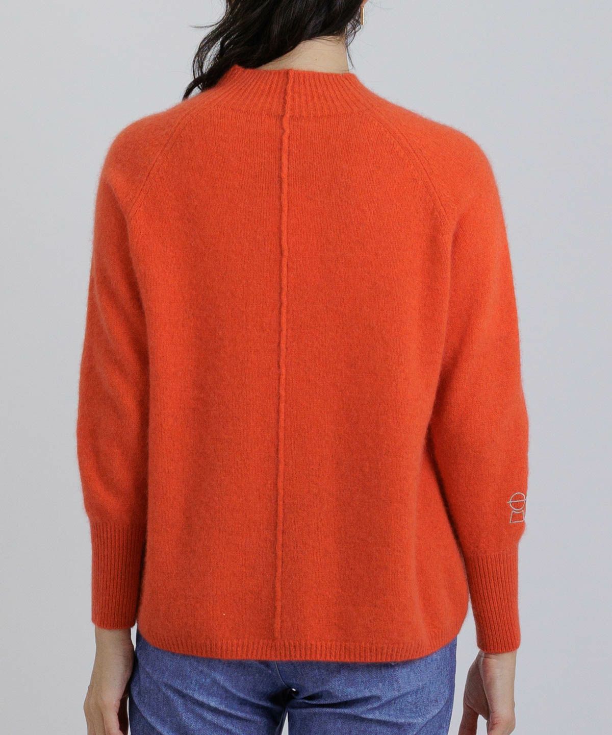 モデル着用画像（オレンジ）