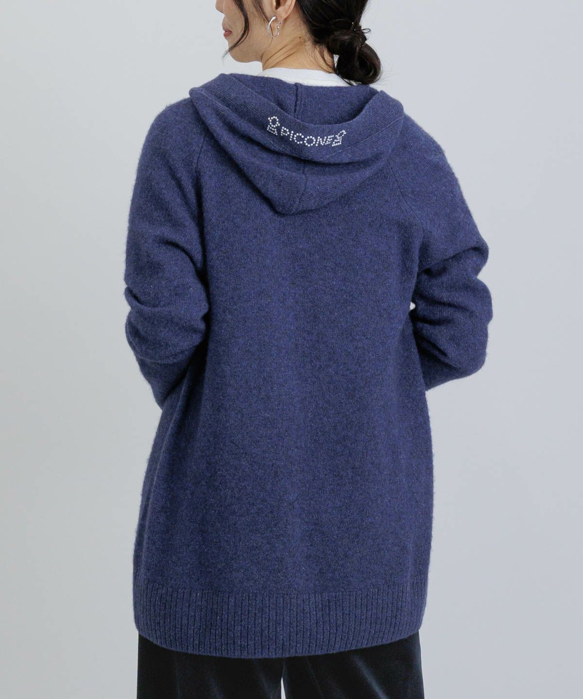 モデル着用画像（ネイビー）