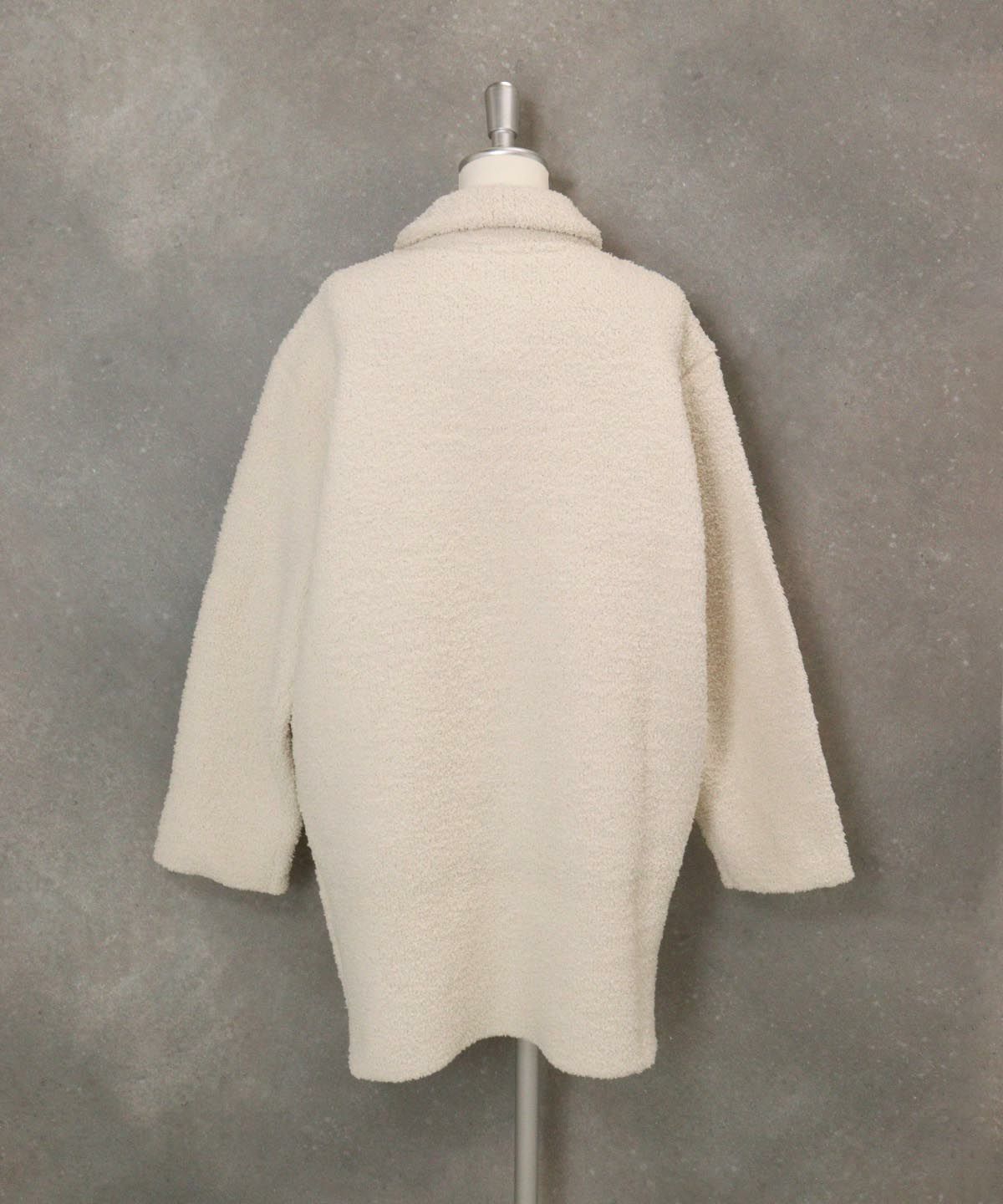 マイクロモールニットジャケット後（ホワイト）
