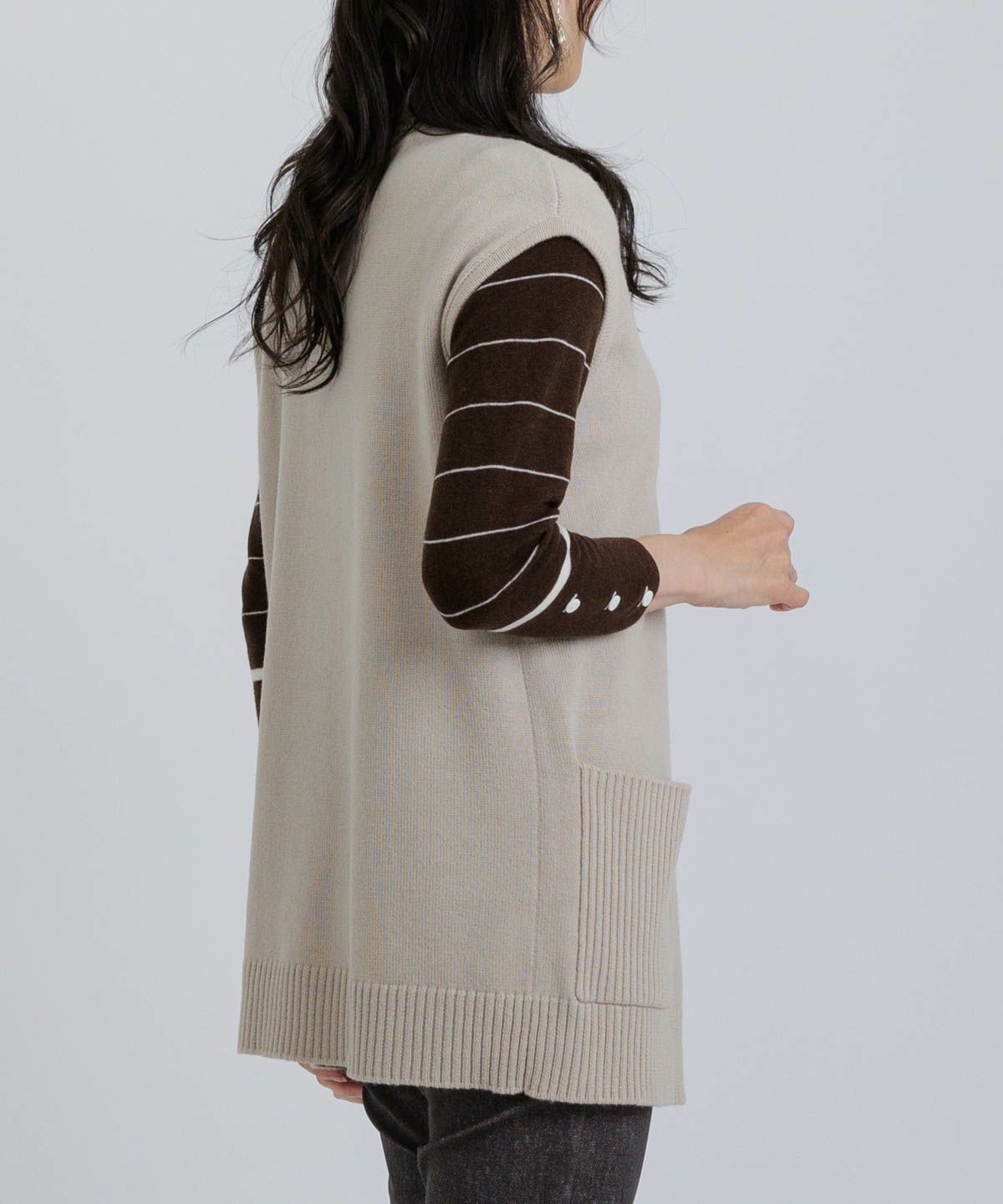 モデル着用画像（ベージュ）