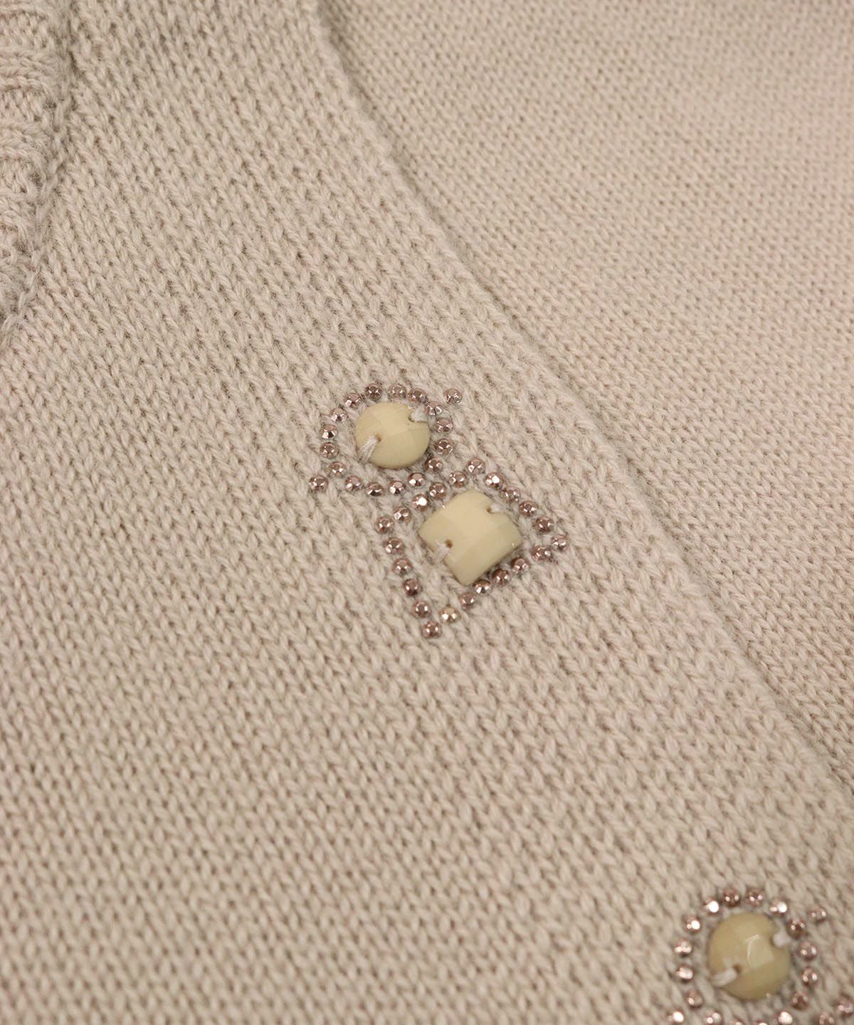 デザイン部分（ベージュ）