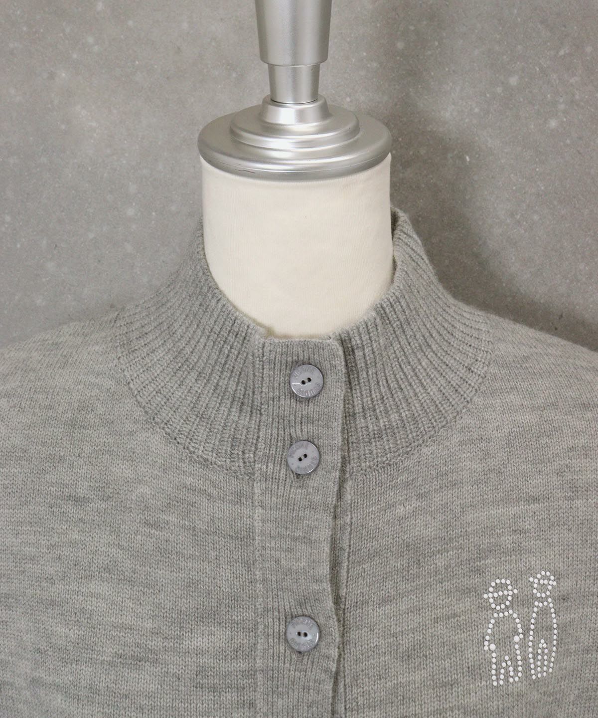 首元部分（ライトグレー）