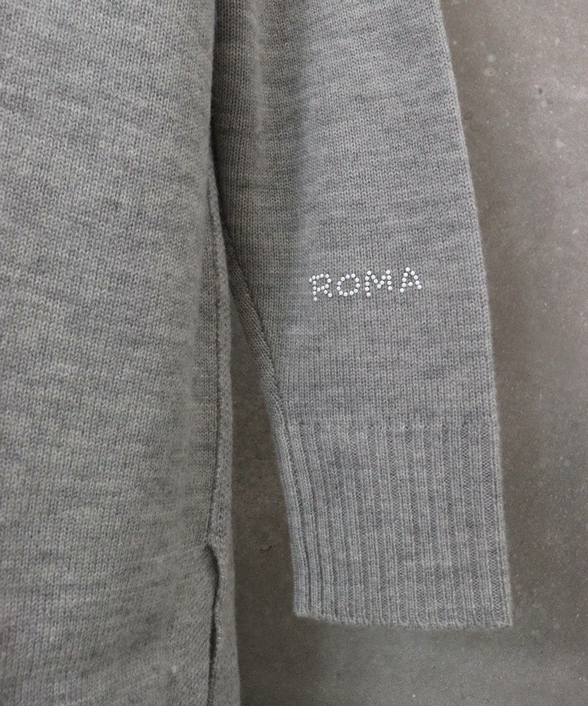 袖デザイン部分（ライトグレー）