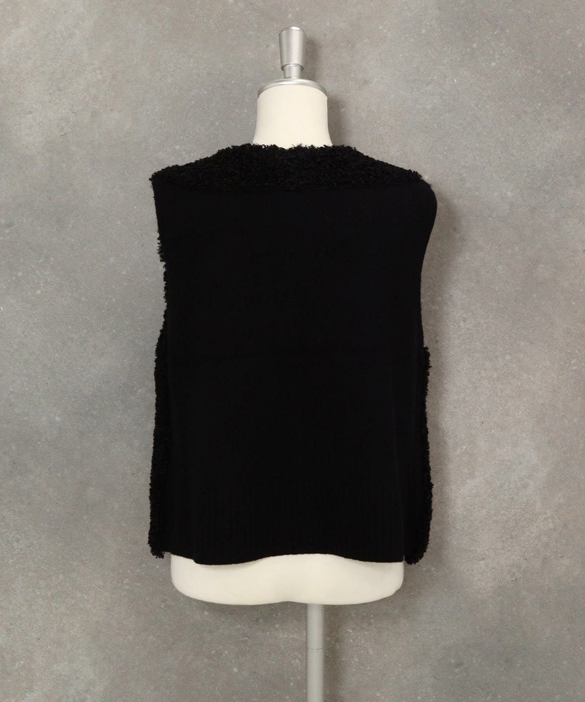 ボア×ニット切替ベスト後（ブラック）