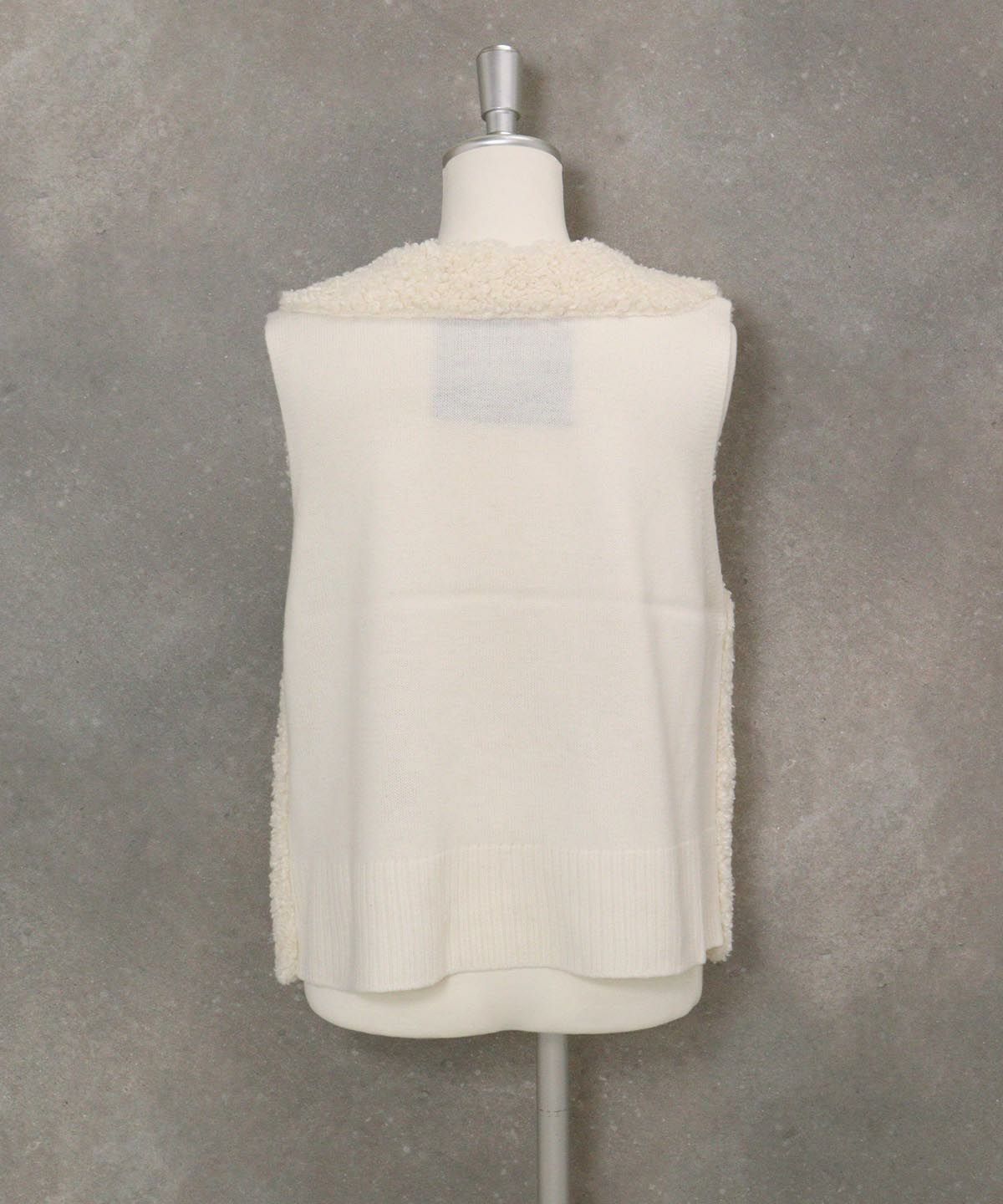 ボア×ニット切替ベスト後（ホワイト）