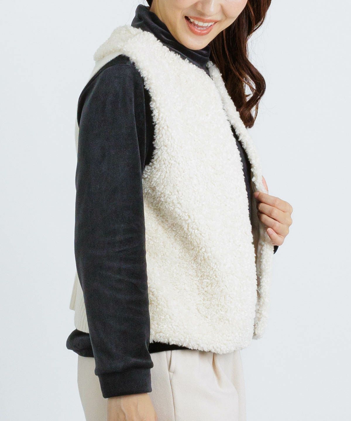 モデル着用画像（ホワイト）