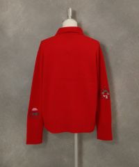 ウール100％袖刺繍ニットカーディガン後（レッド）