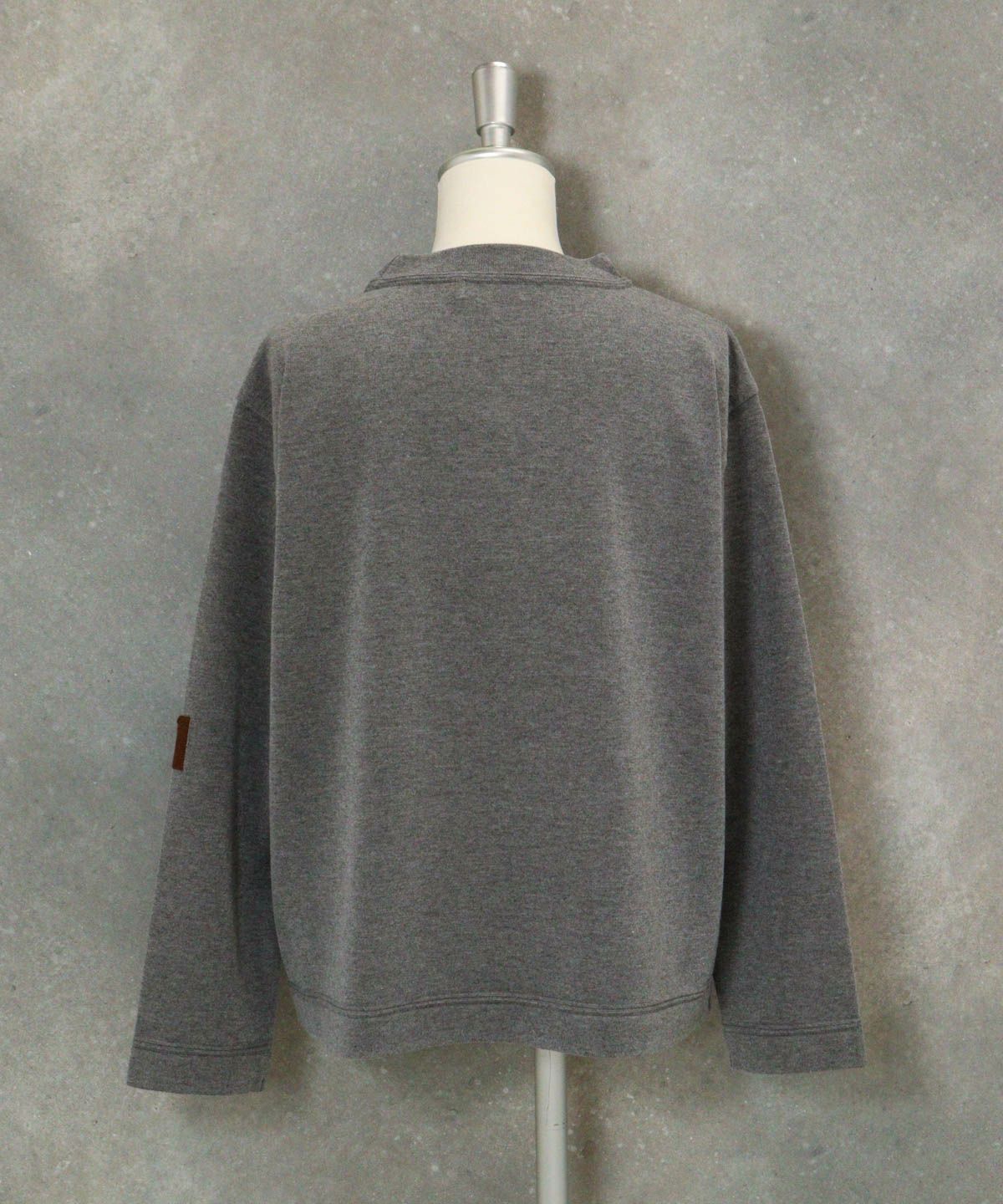 刺繍ワッペンニット後（グレー）