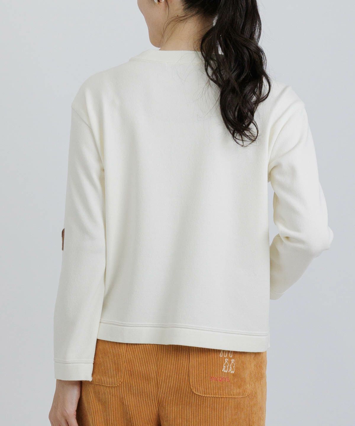 モデル着用画像（ホワイト）