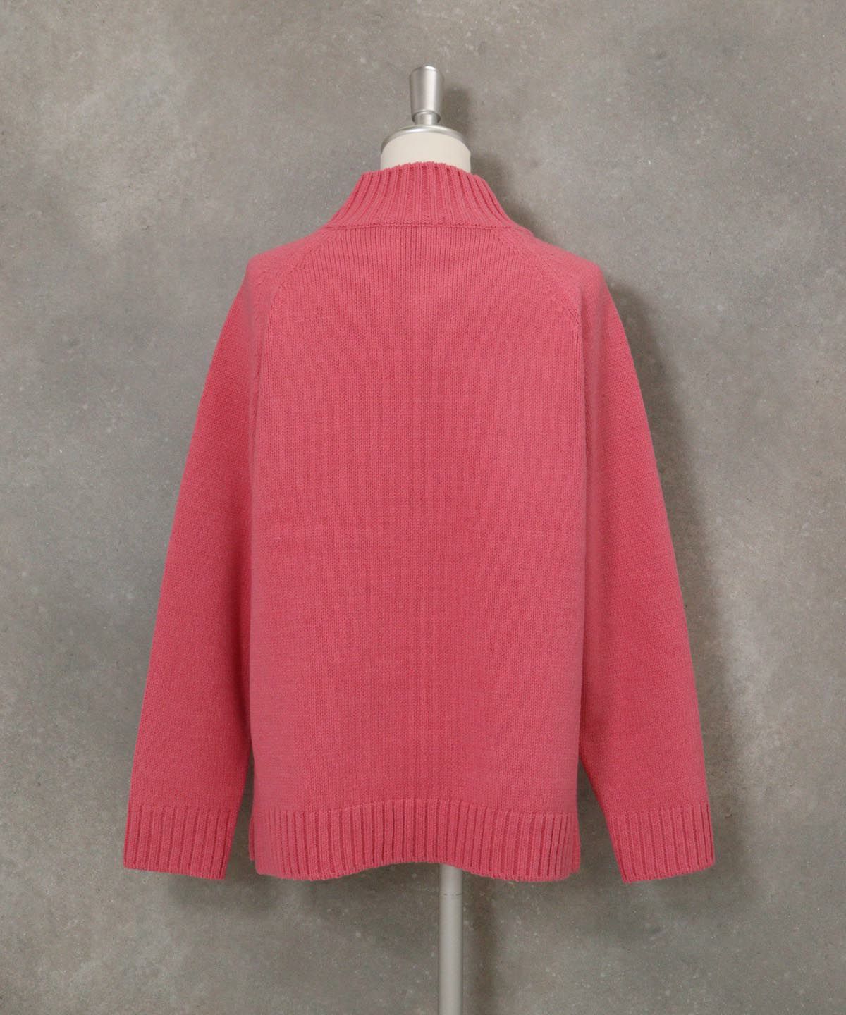 ウール混パイル風ポケットニット後ろ（ピンク）