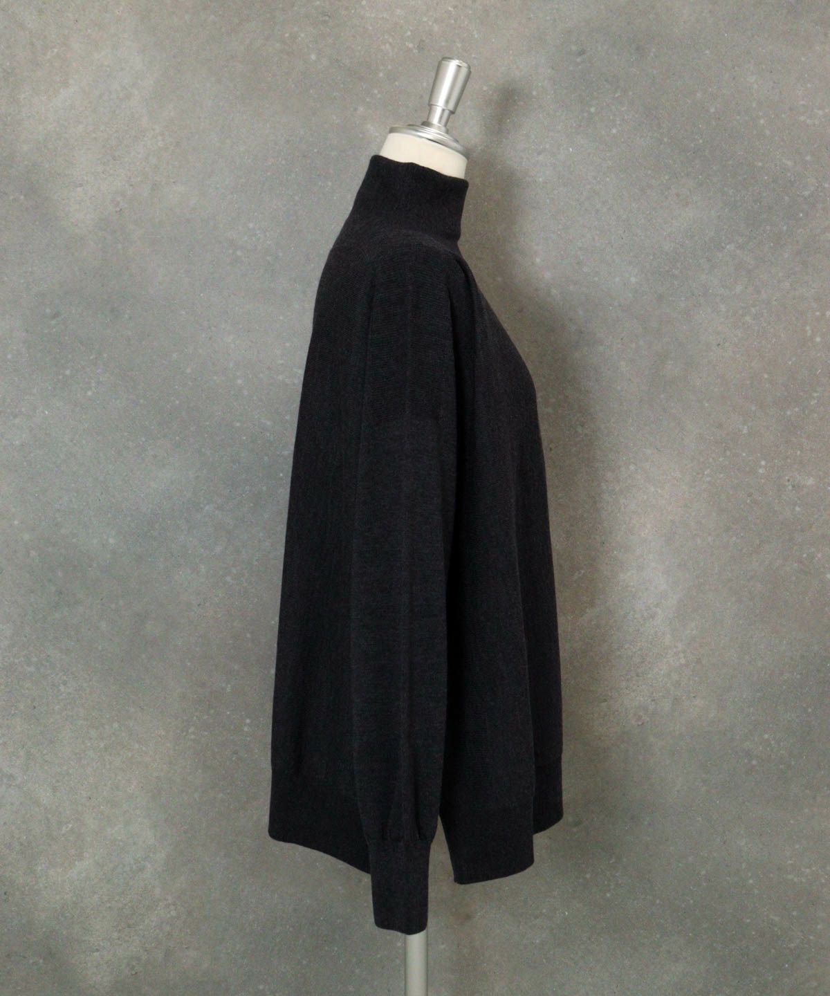 ウール100％ポイントストーンニット横（グレー）