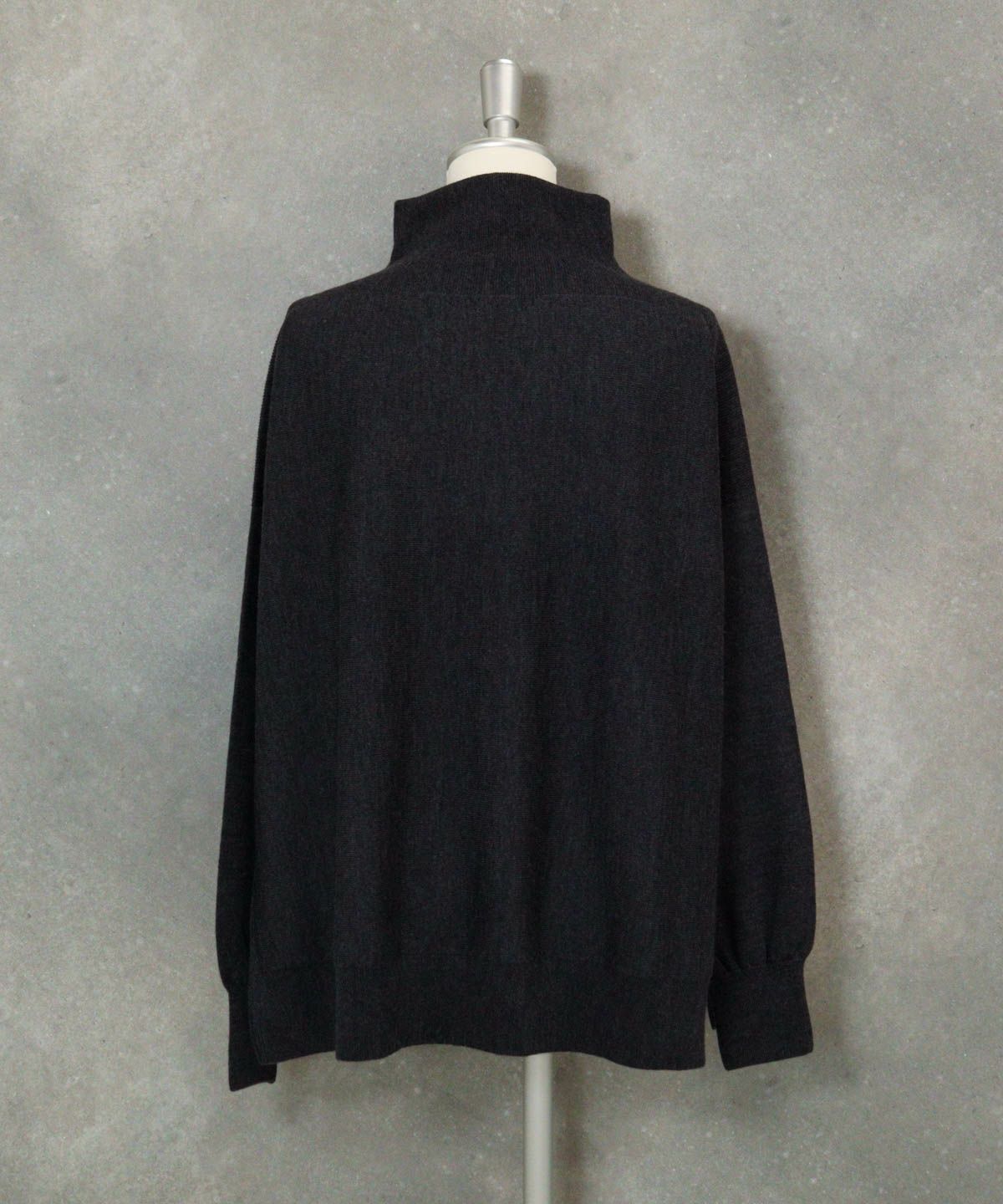 ウール100％ポイントストーンニット後（グレー）