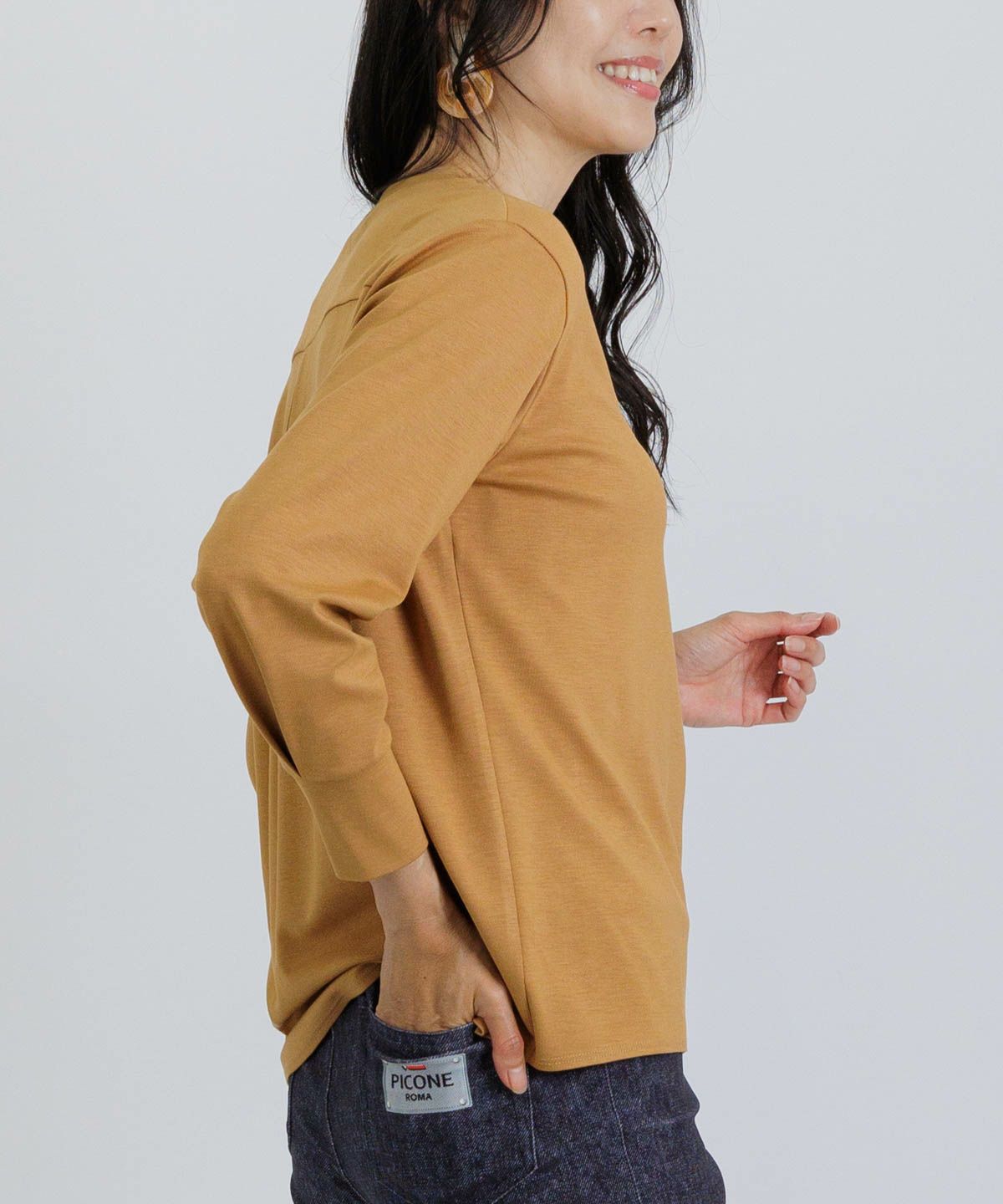 モデル着用画像（キャメル）