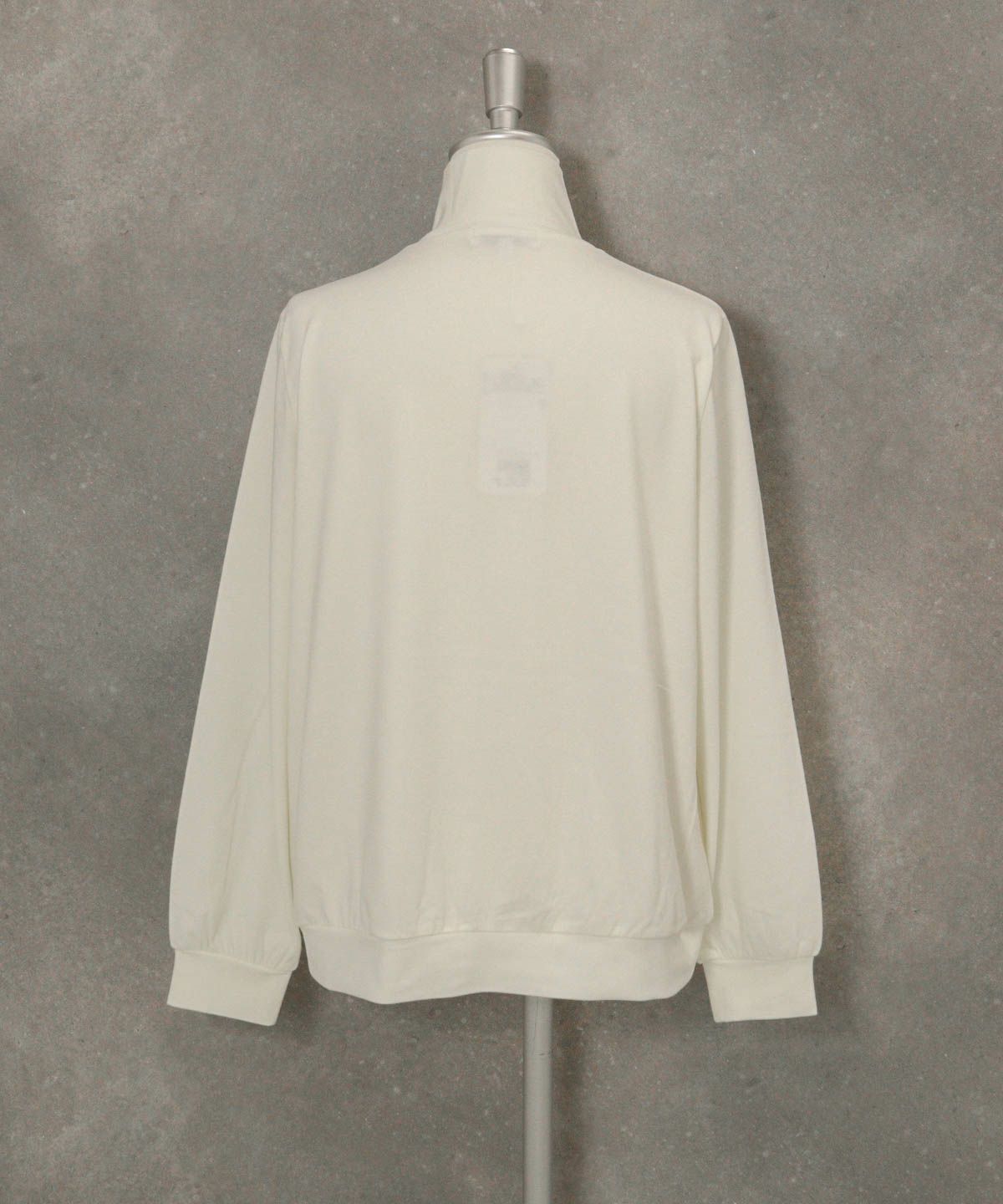 ドットロゴ起毛プルオーバー(ホワイト)後ろ