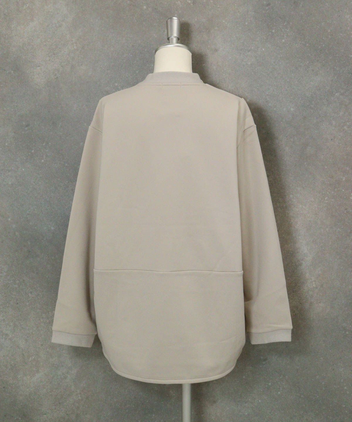 UV発熱裏フリースプルオーバー後（ライトグレー）