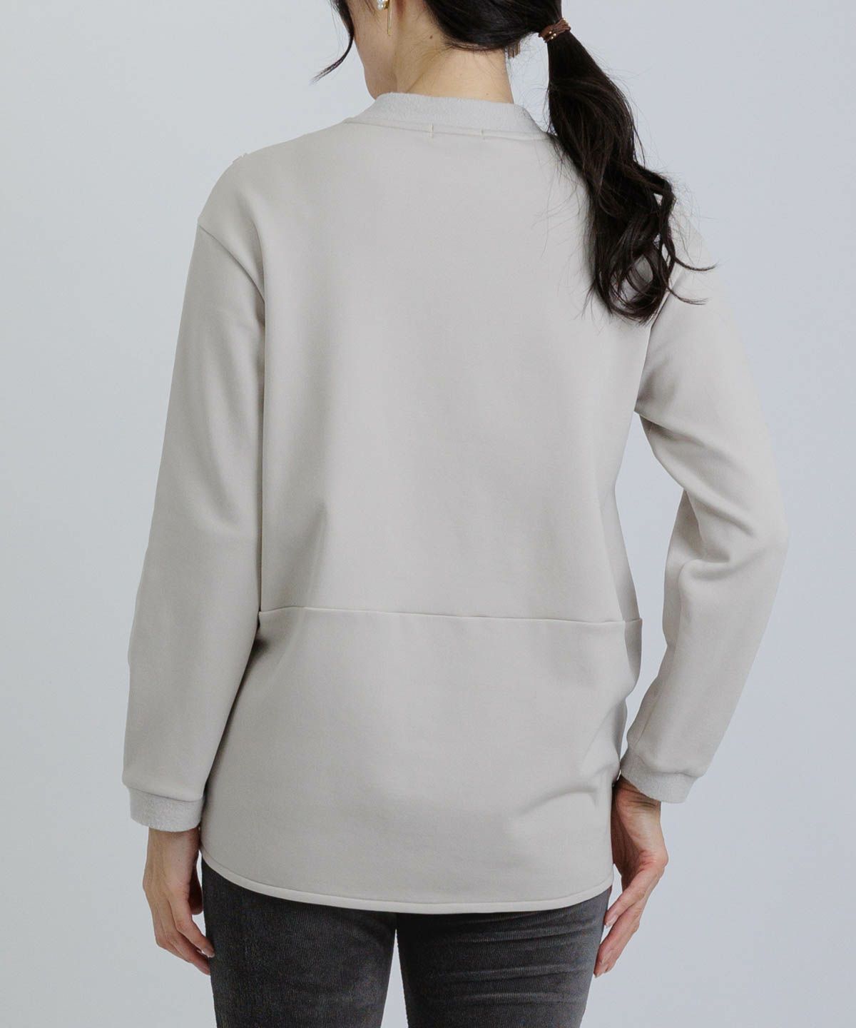 モデル着用画像（ライトグレー）