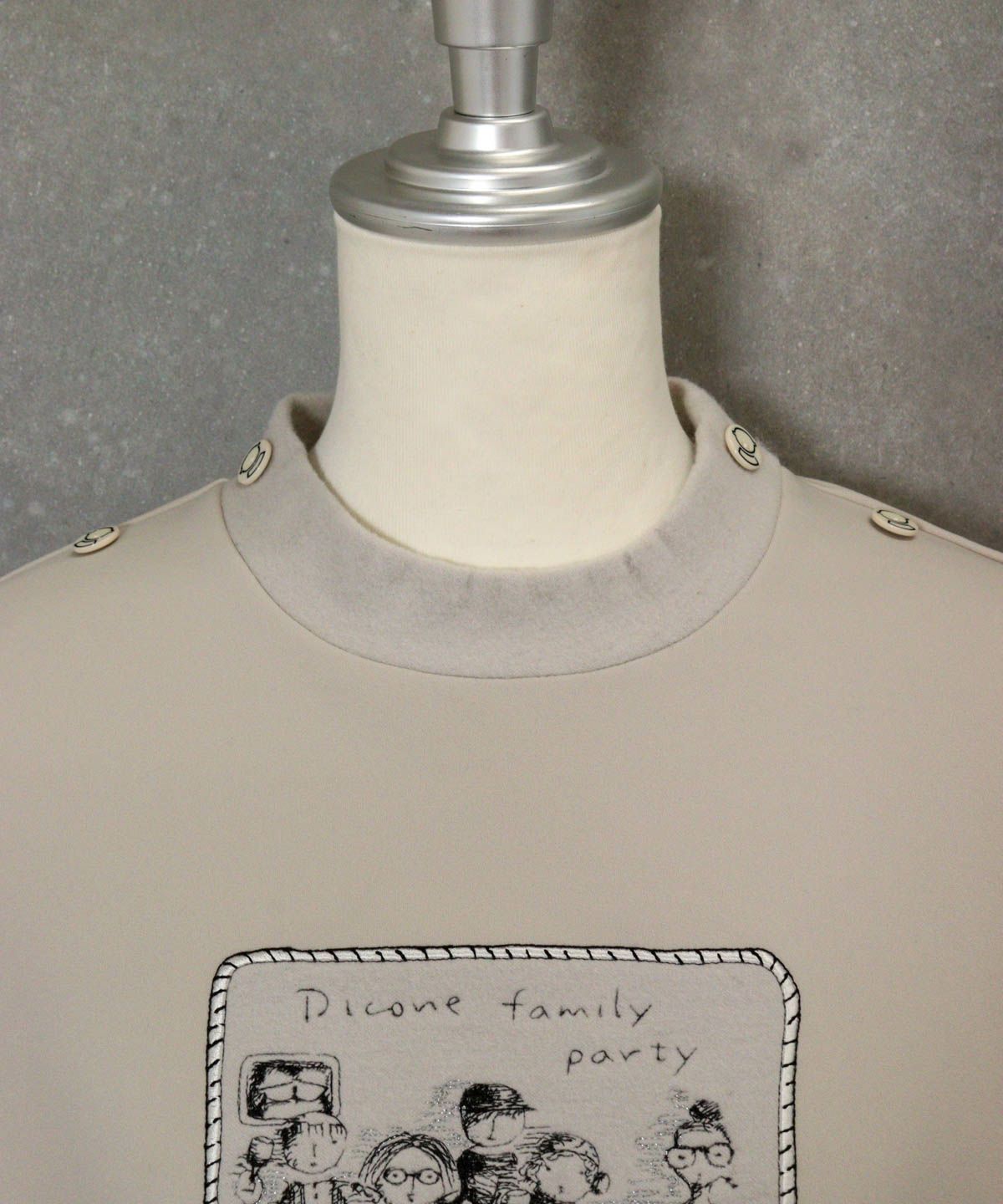 首元部分（ライトグレー）