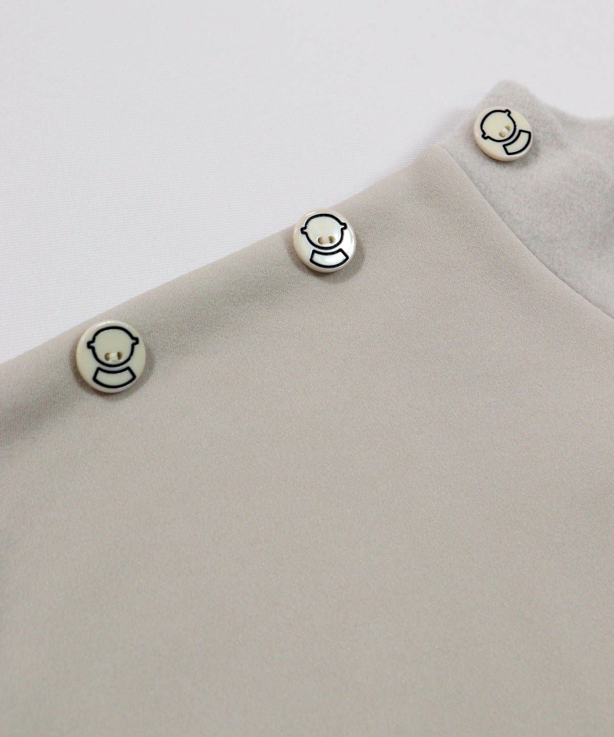 ボタン部分（ライトグレー）