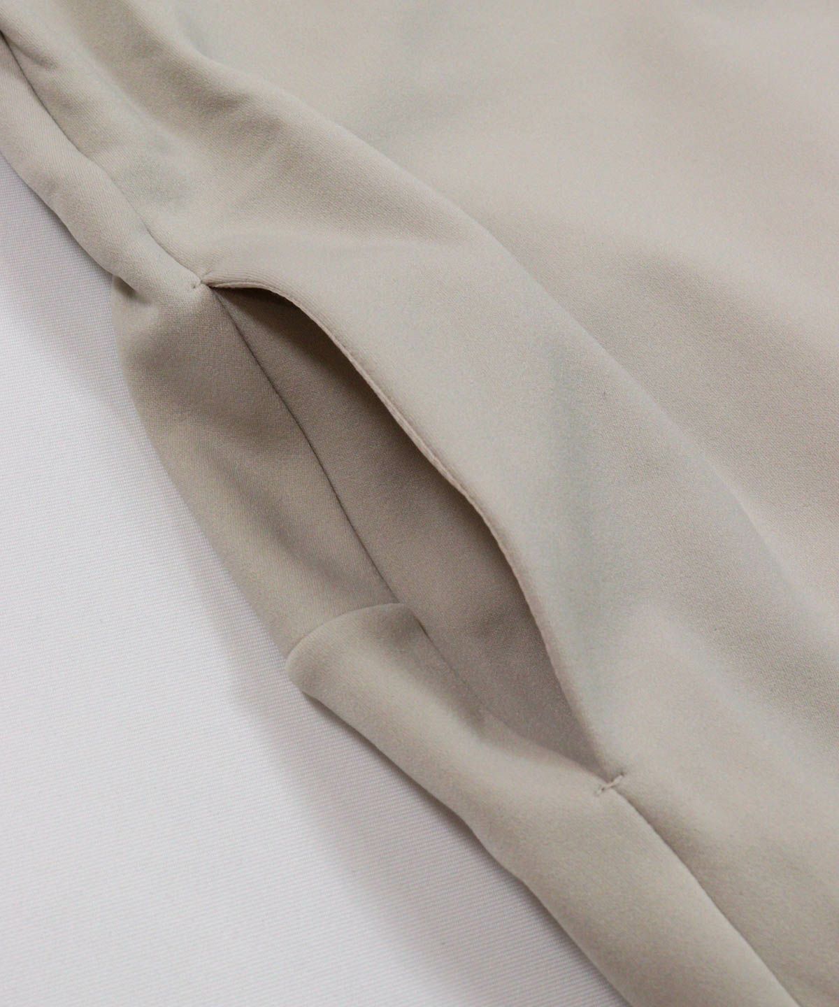 ポケット部分（ライトグレー）