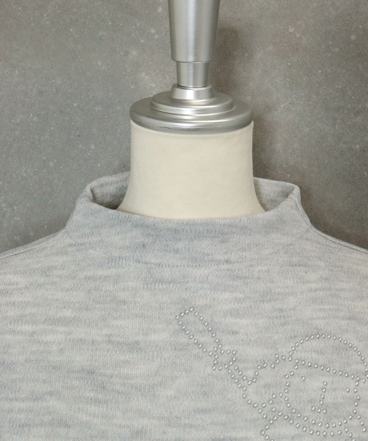 首元(ライトグレー)