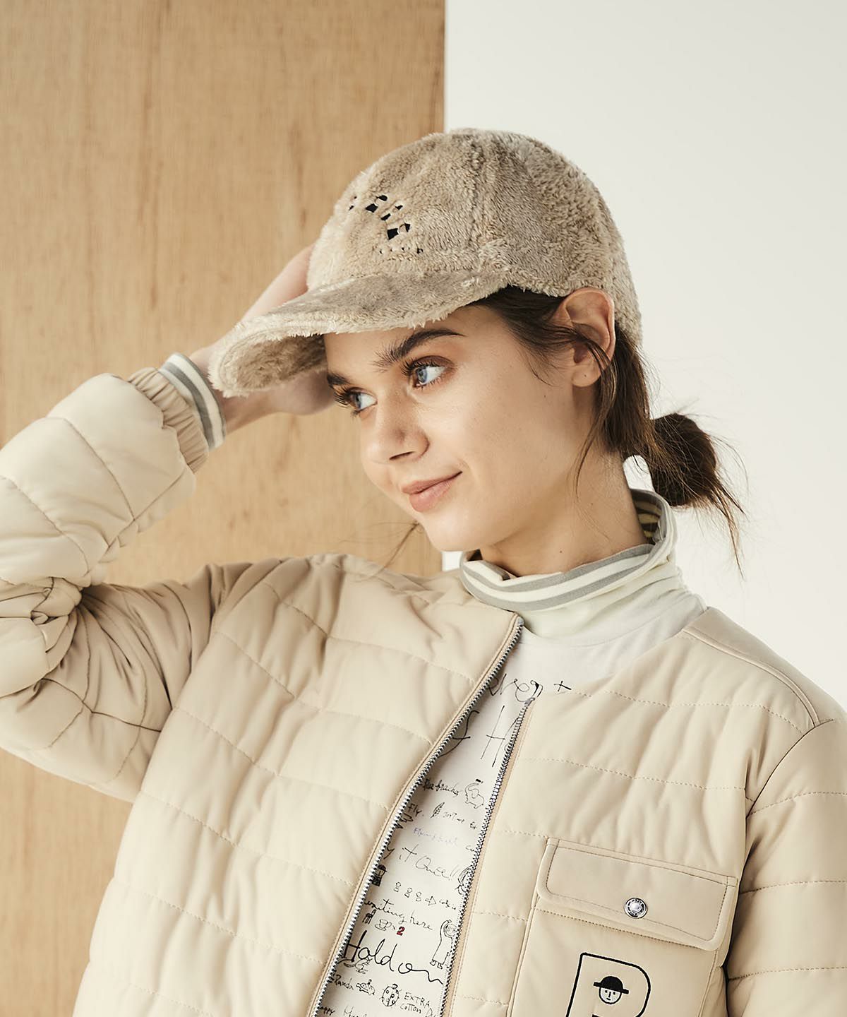 モデル着用画像（ベージュ）