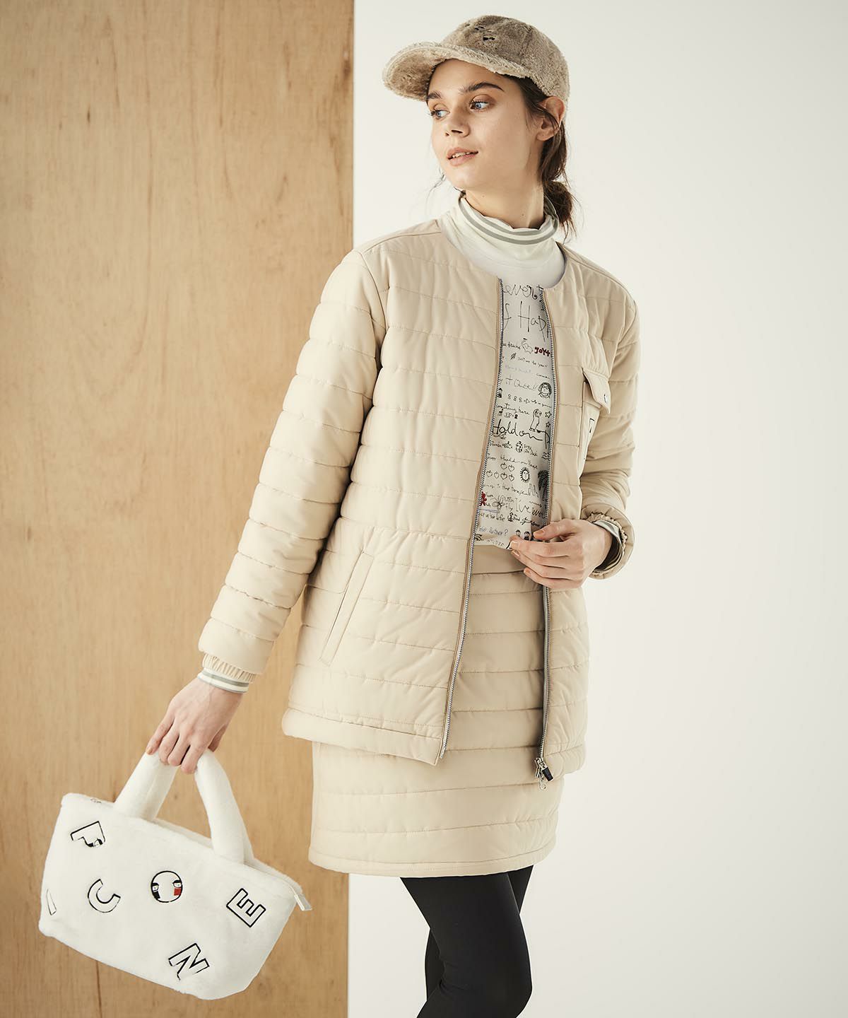 モデル着用画像（ベージュ）