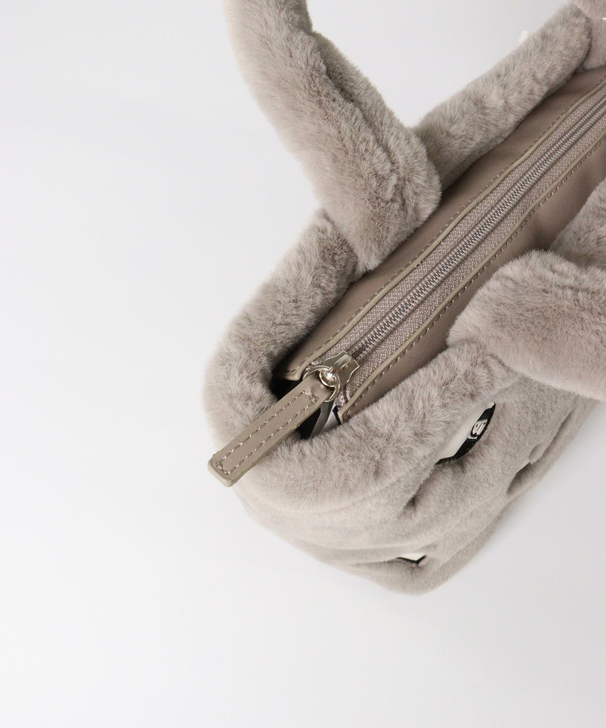 チャック部分（ライトグレー）