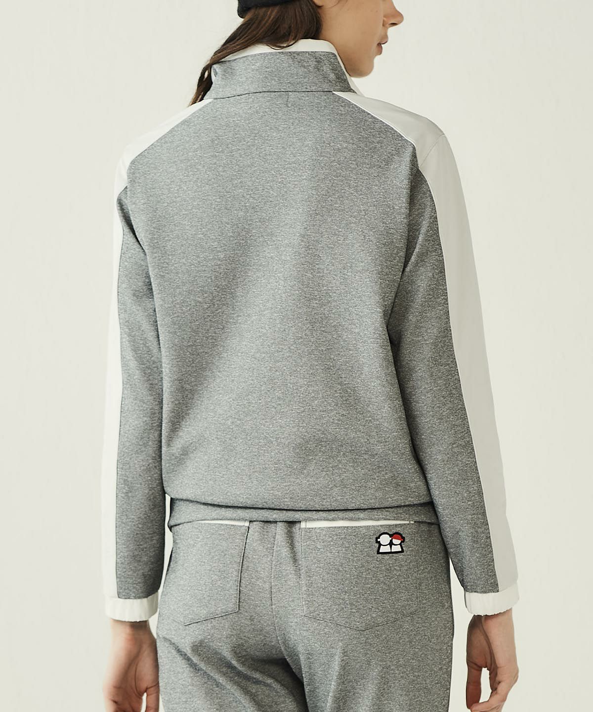 モデル着用画像（グレー）